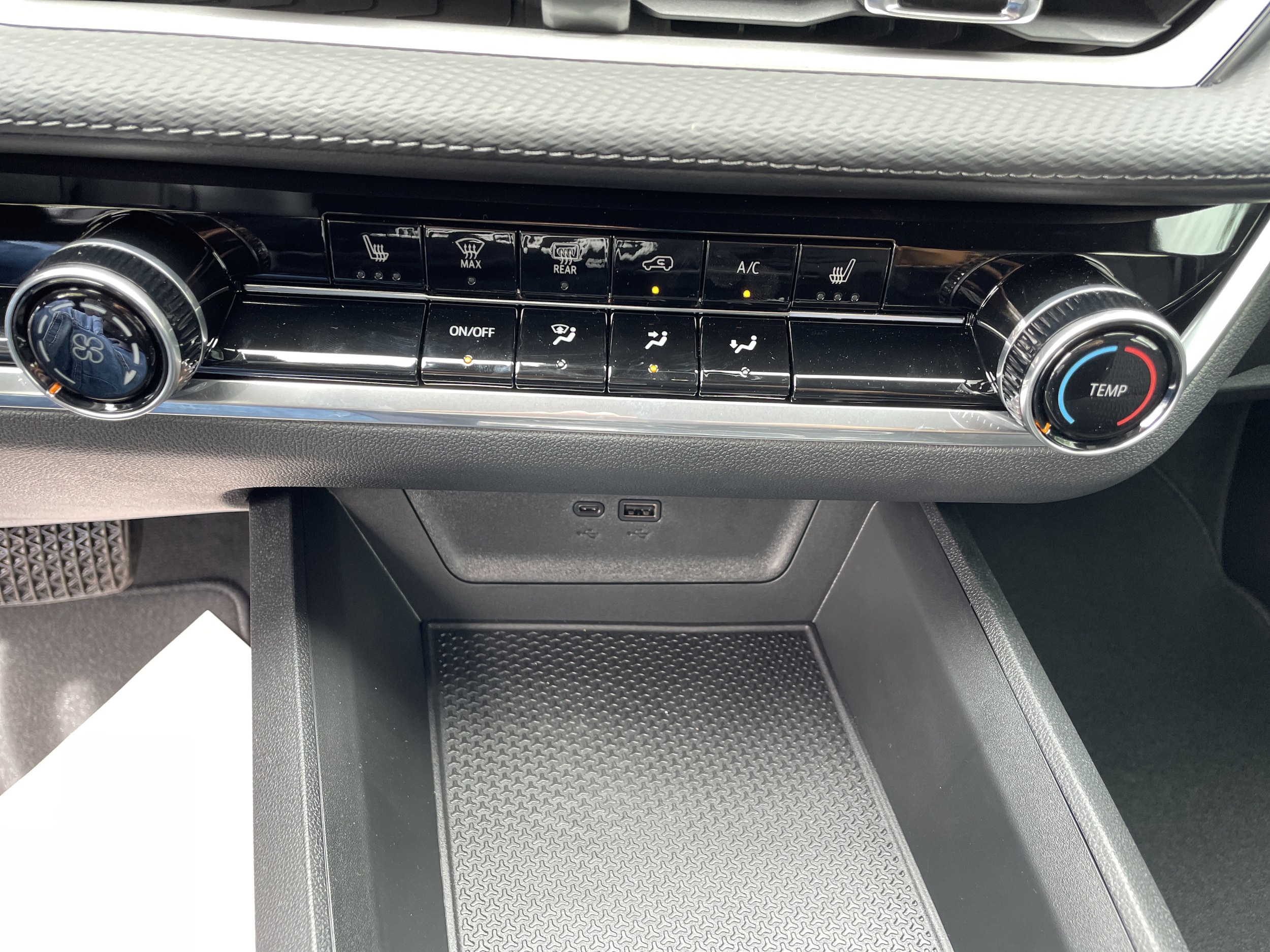 2027 Chevrolet Equinox LT - Photo 26
