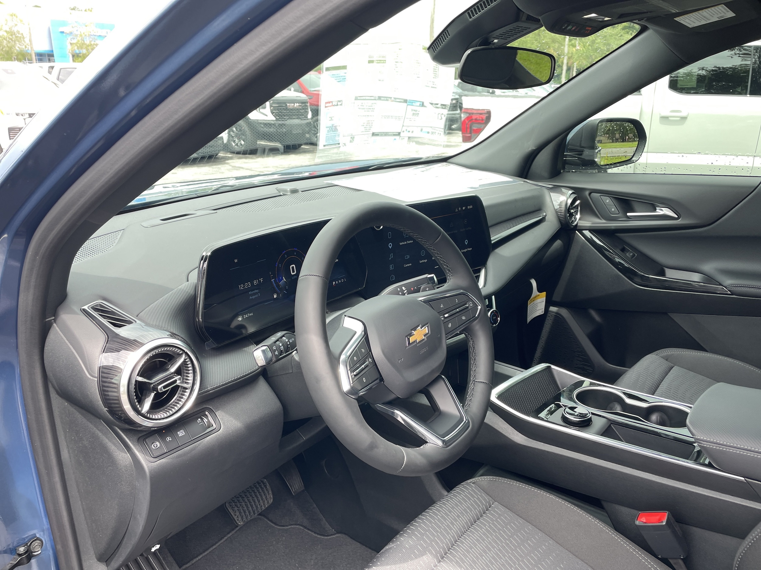 2027 Chevrolet Equinox LT - Photo 14