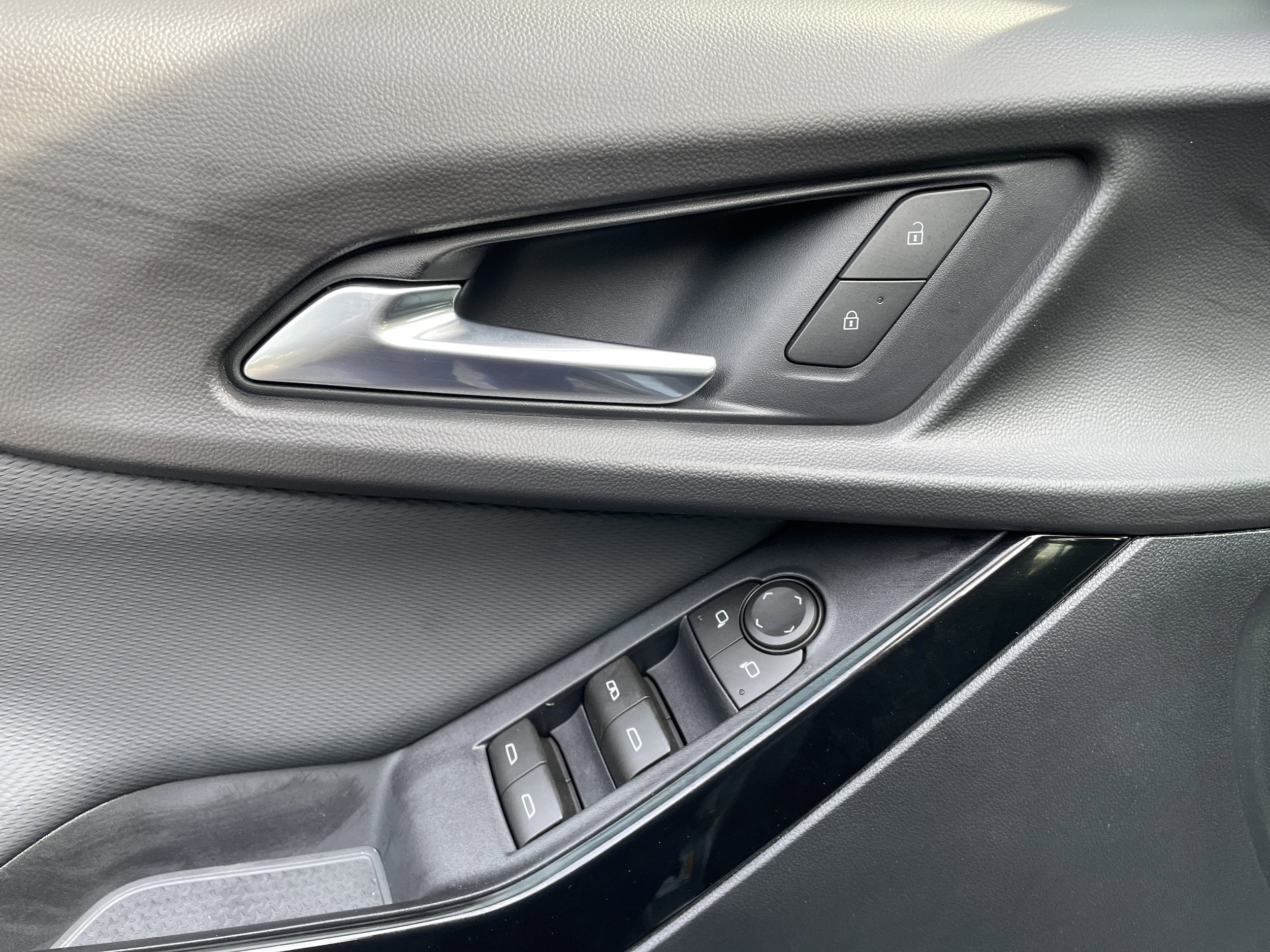 2026 Chevrolet Equinox LT - Photo 10