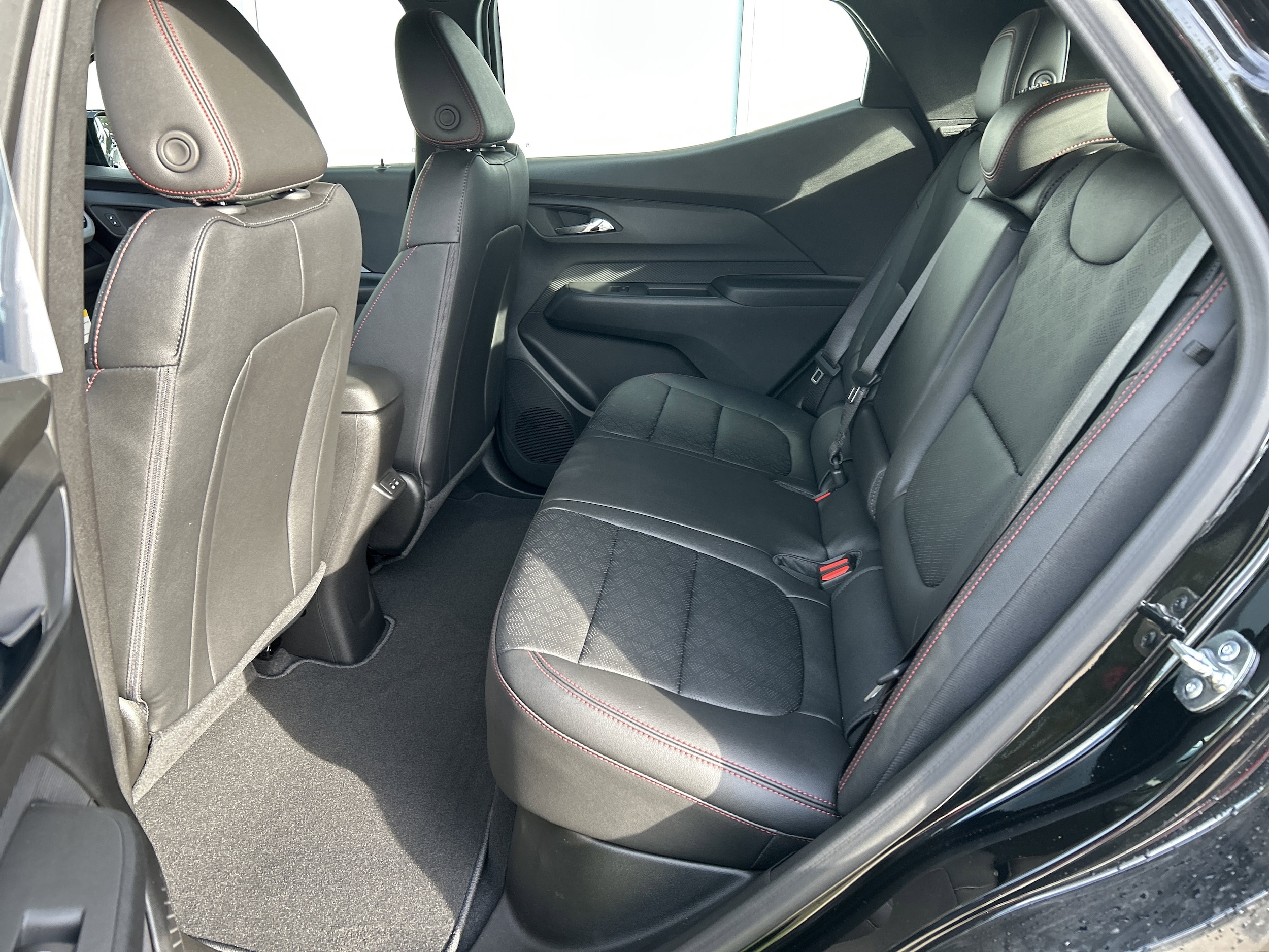 2027 Chevrolet Bolt RS - Photo 32