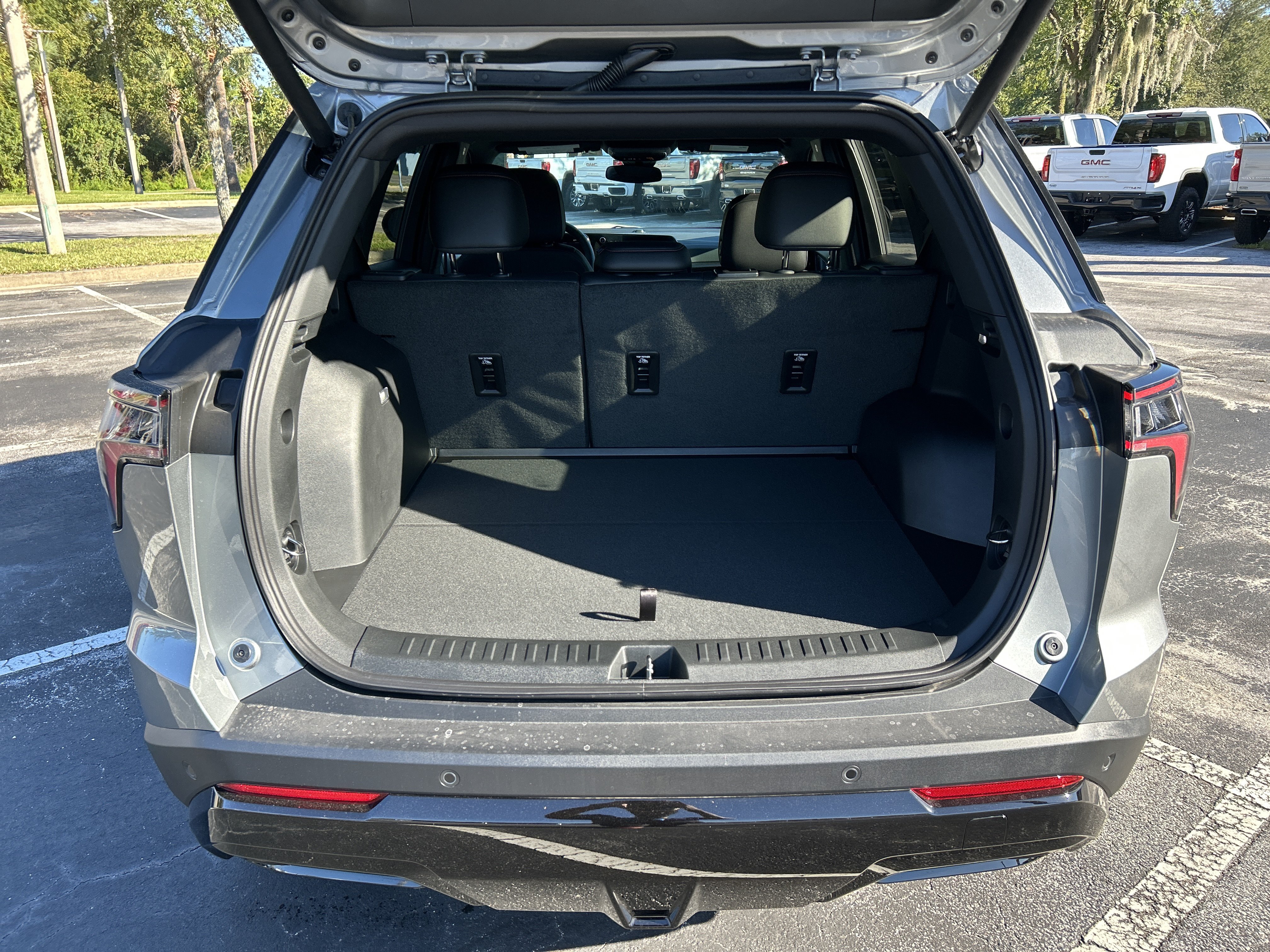 2027 Chevrolet Equinox RS - Photo 5