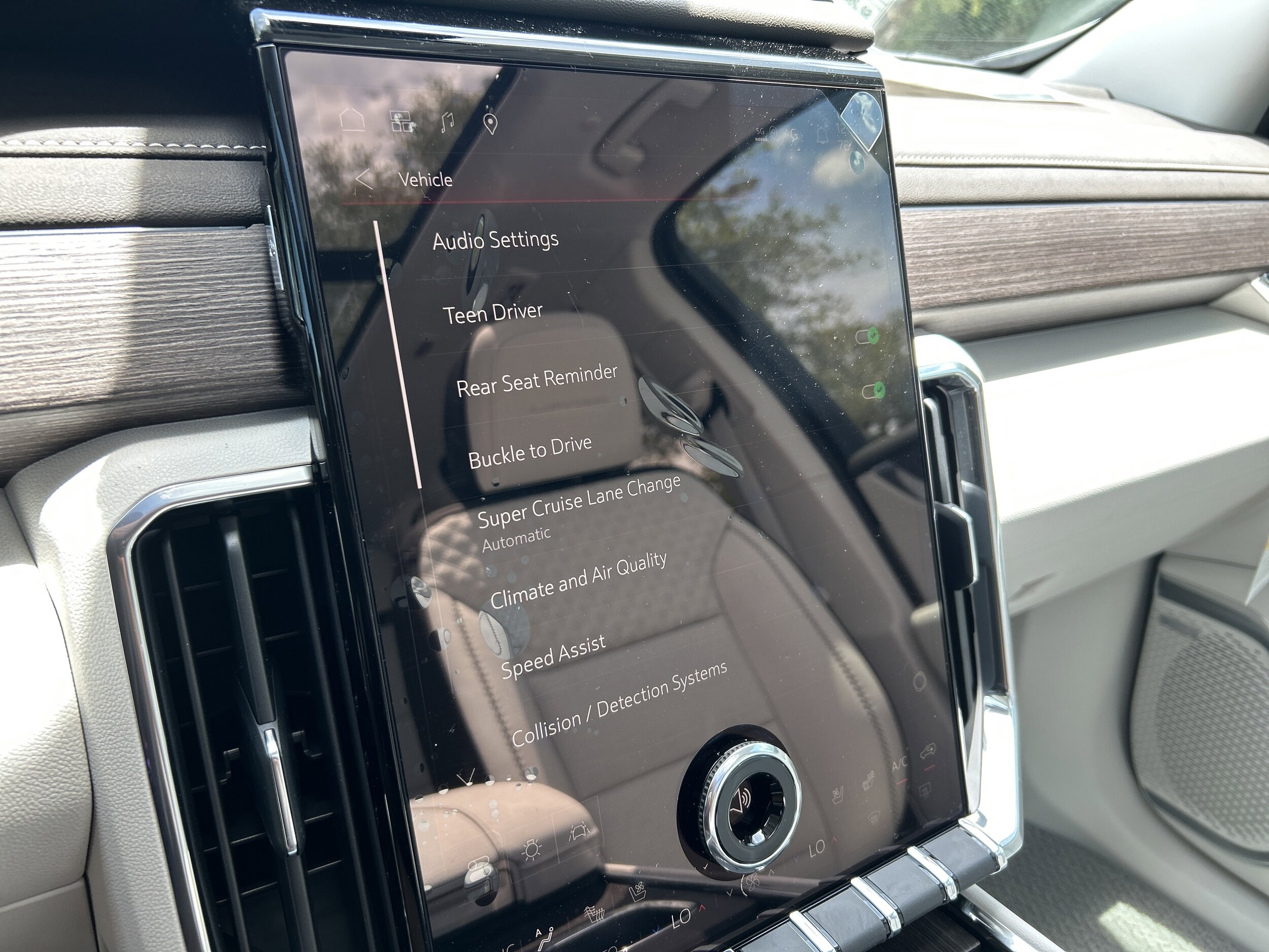 2026 GMC Acadia Denali - Photo 31
