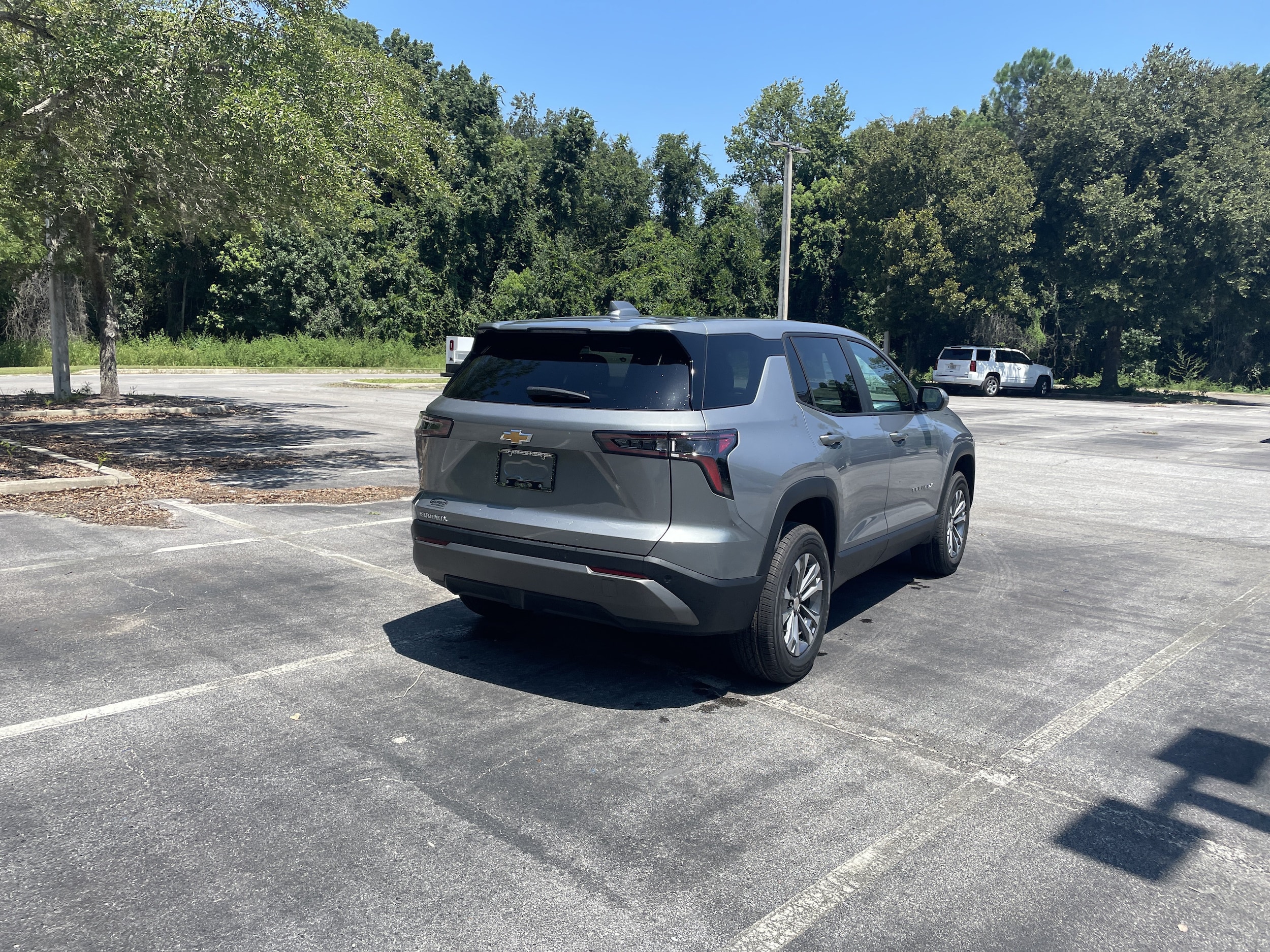 2027 Chevrolet Equinox LT - Photo 8