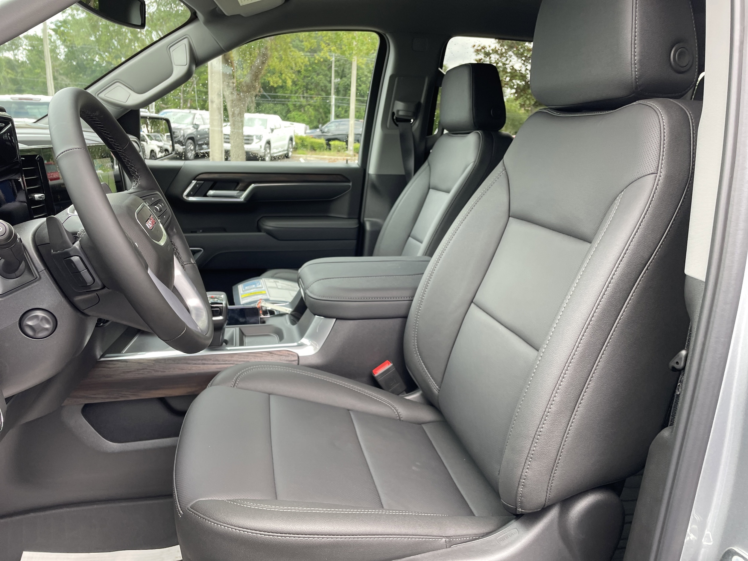 2026 GMC Sierra 1500 SLT - Photo 16