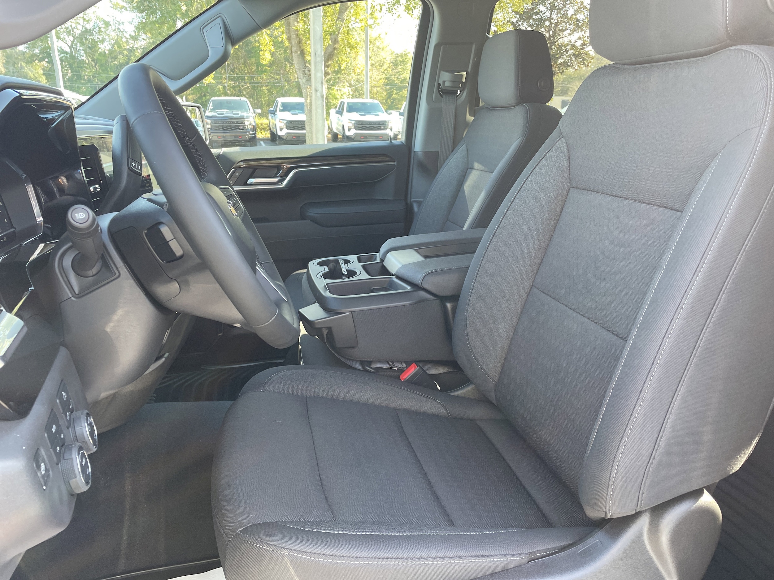 2025 Chevrolet Silverado 1500 LT - Photo 12