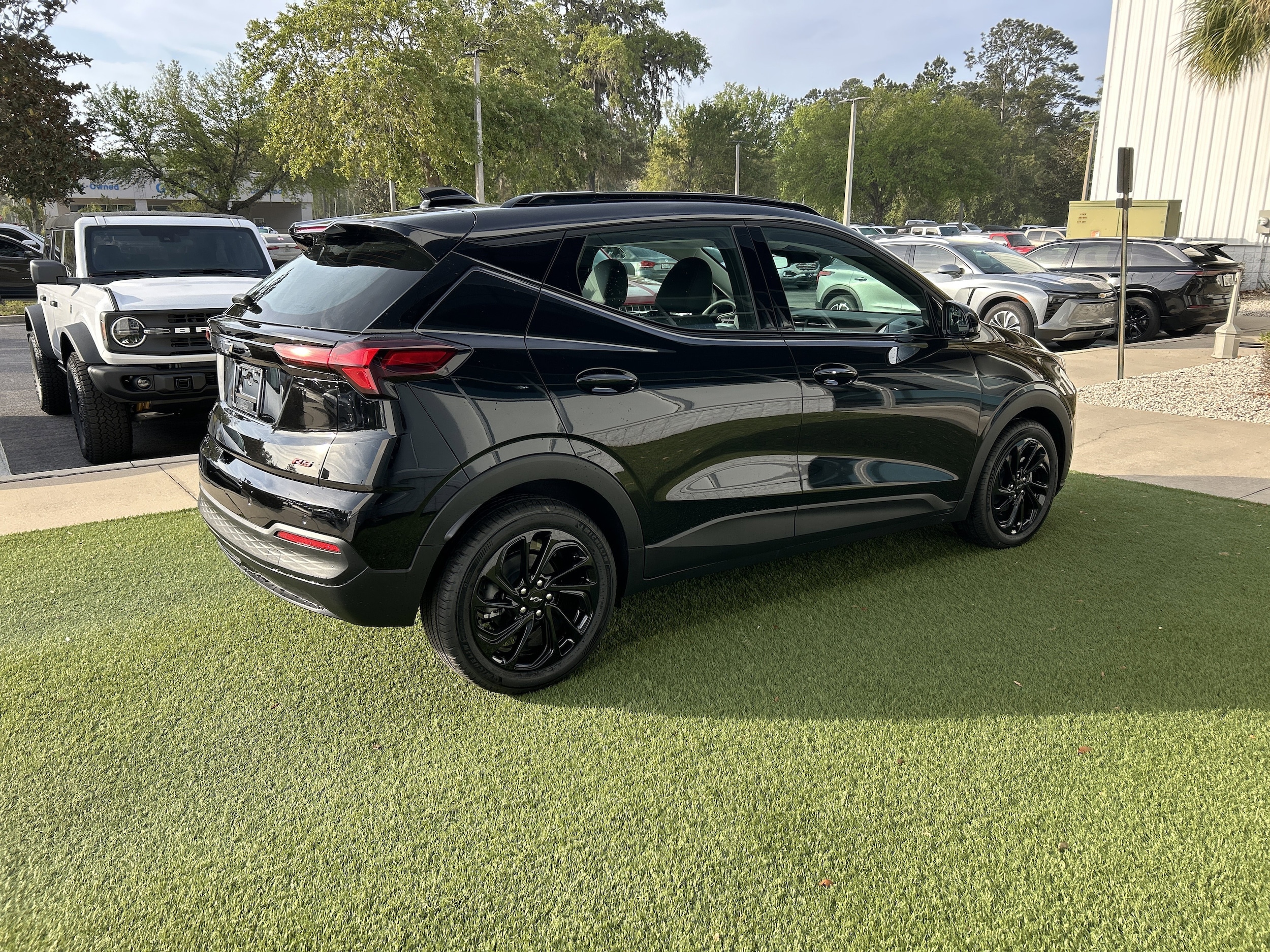 2027 Chevrolet Bolt RS - Photo 8