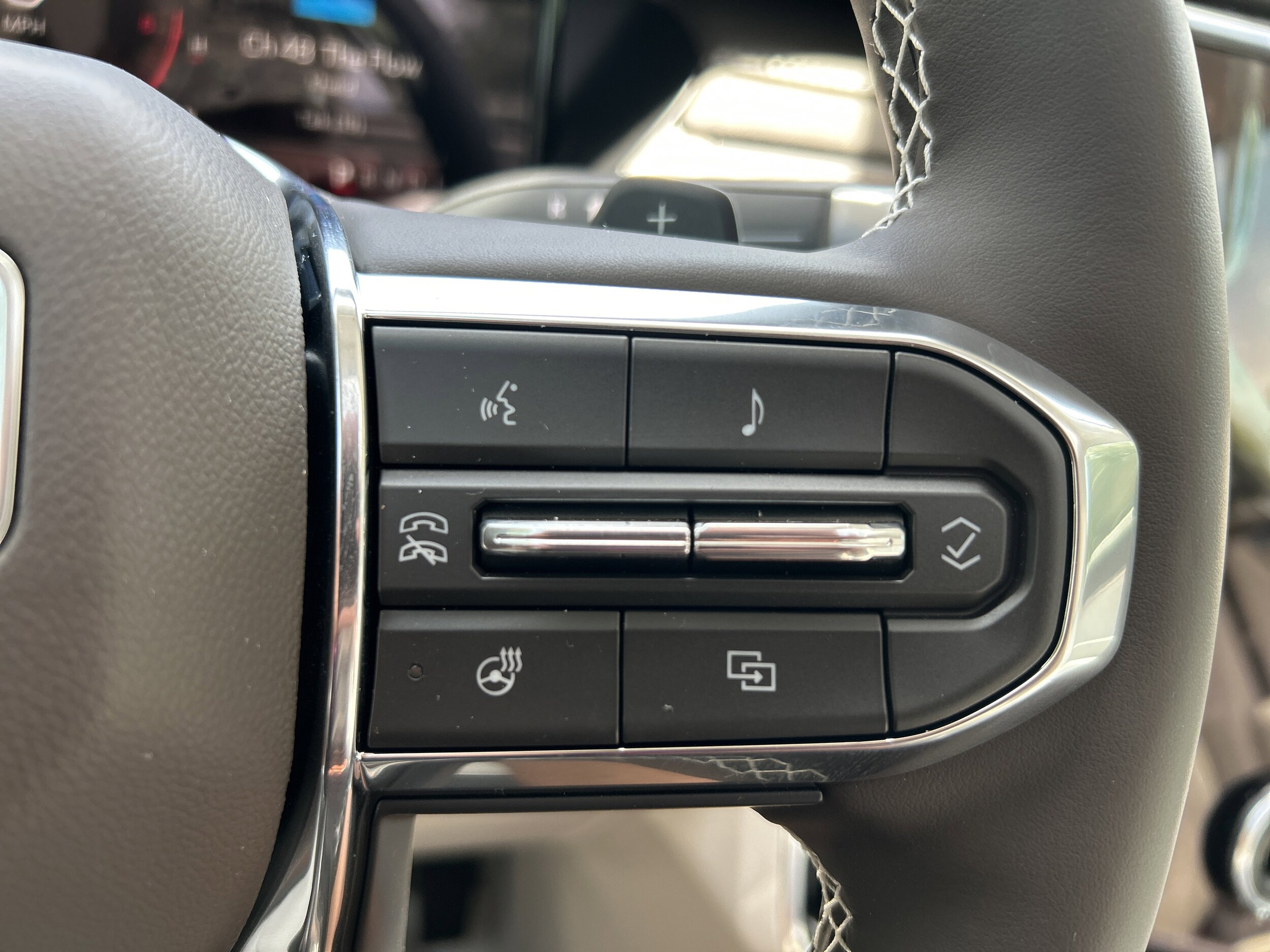 2026 GMC Acadia Denali - Photo 21