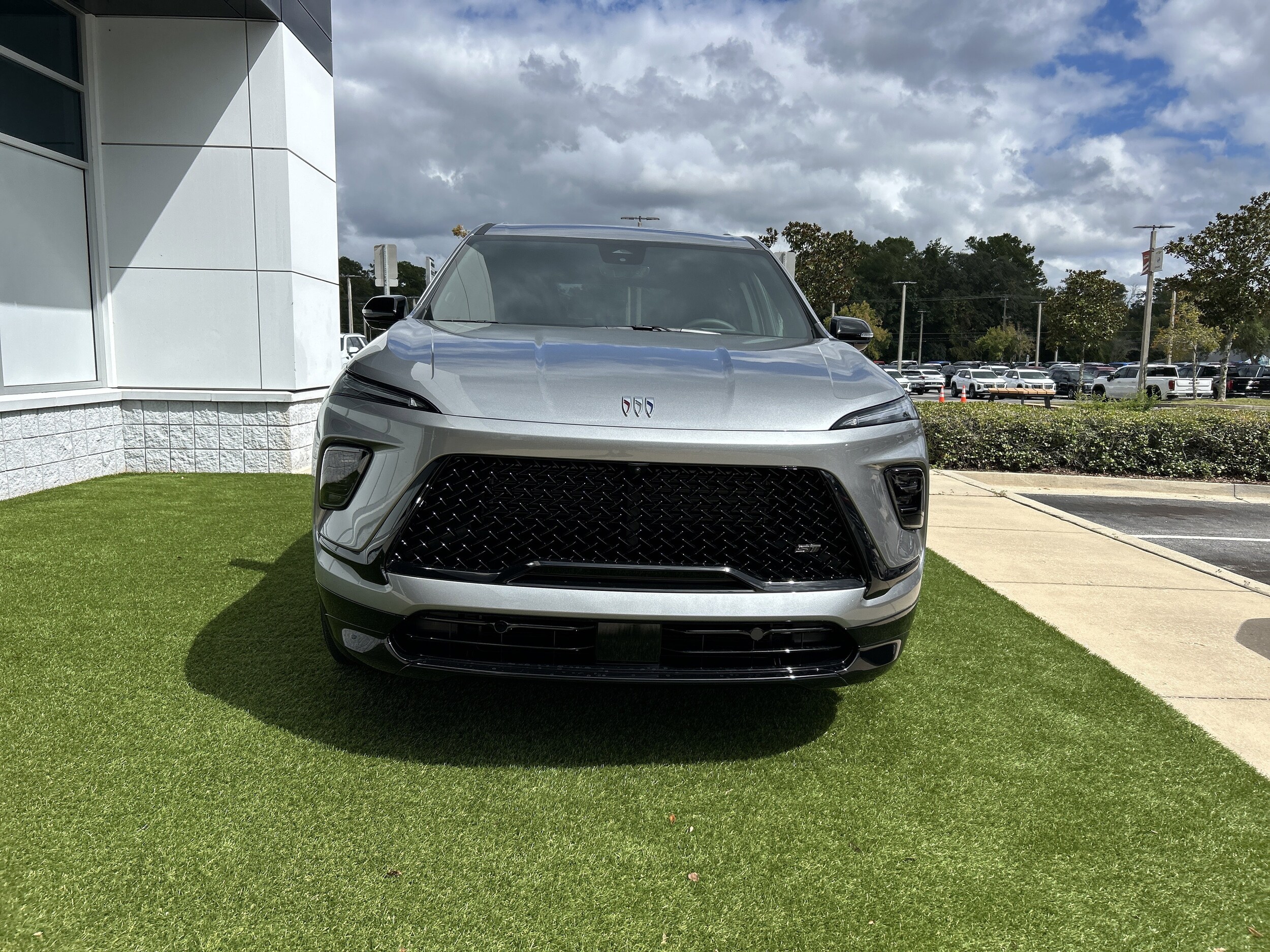 2026 Buick Enclave Sport Touring photo 2