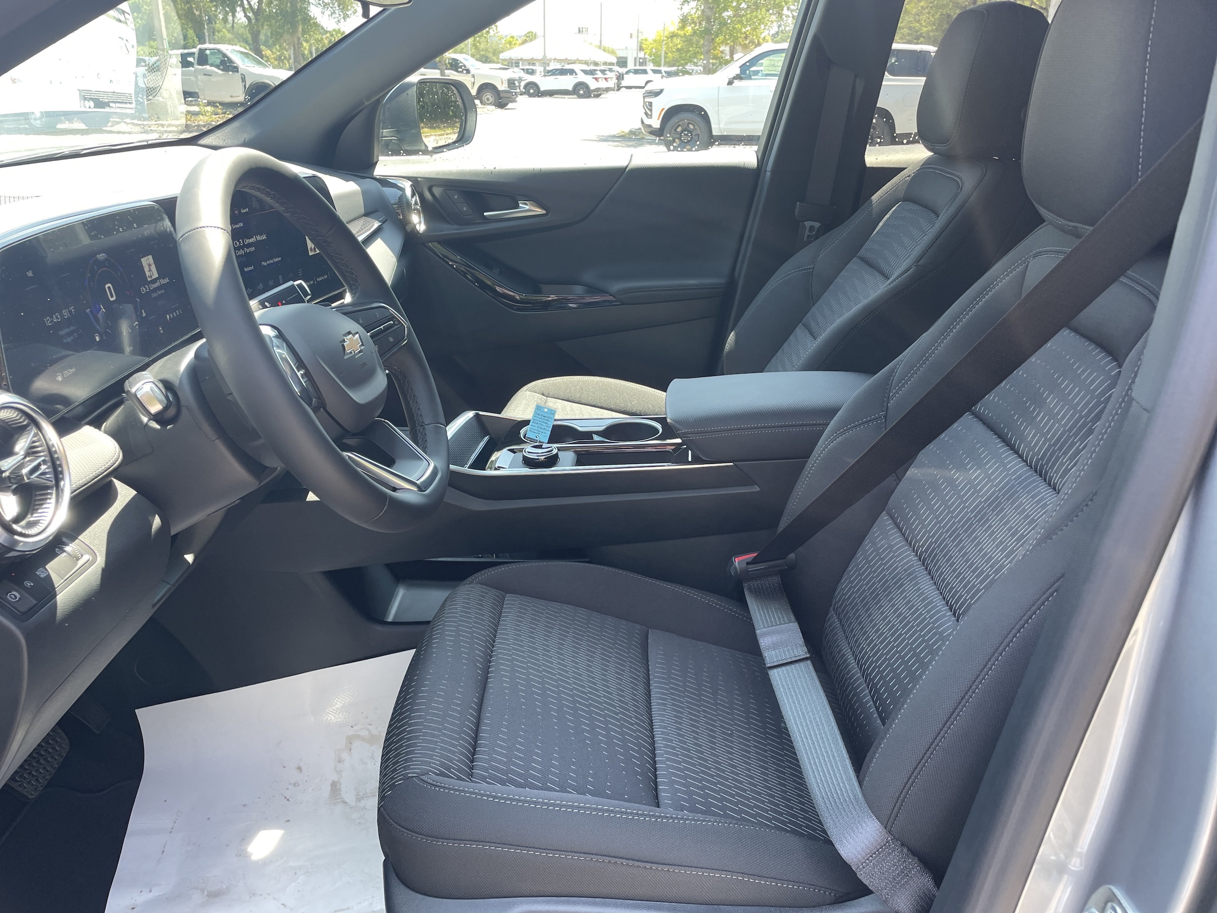 2027 Chevrolet Equinox LT - Photo 12