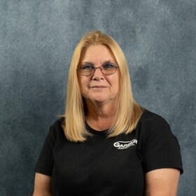 Staff member Roxanne Holland from ID_822658711af8