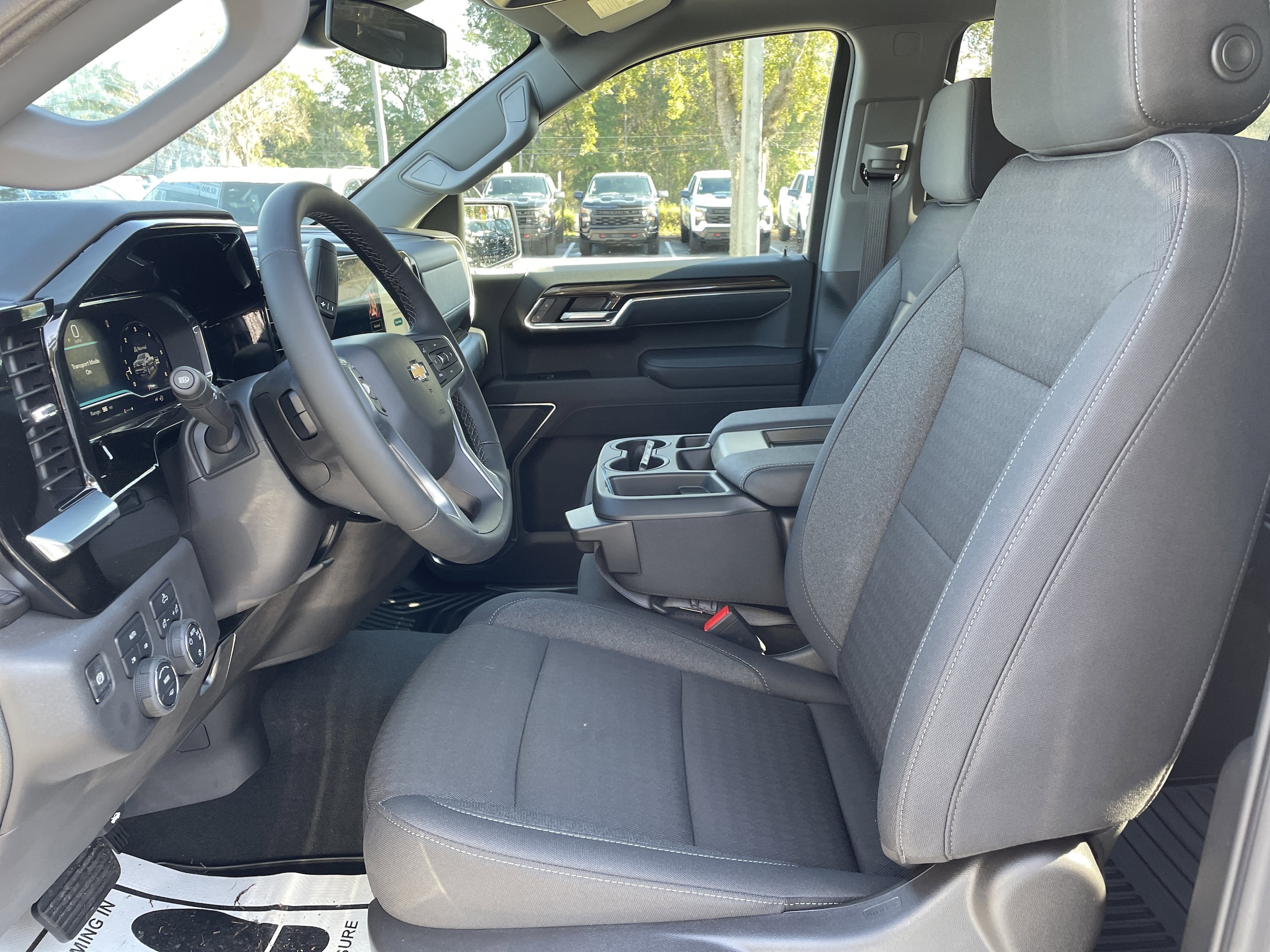 2025 Chevrolet Silverado 1500 LT - Photo 11