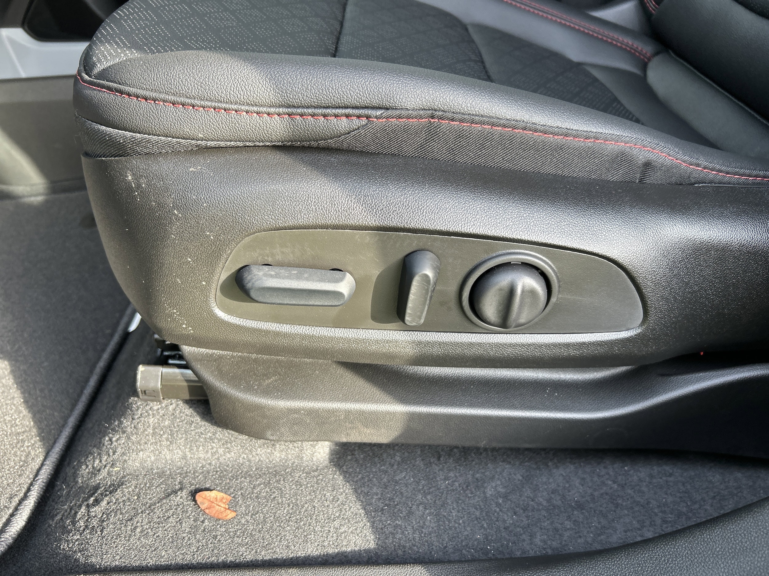 2027 Chevrolet Bolt RS - Photo 11