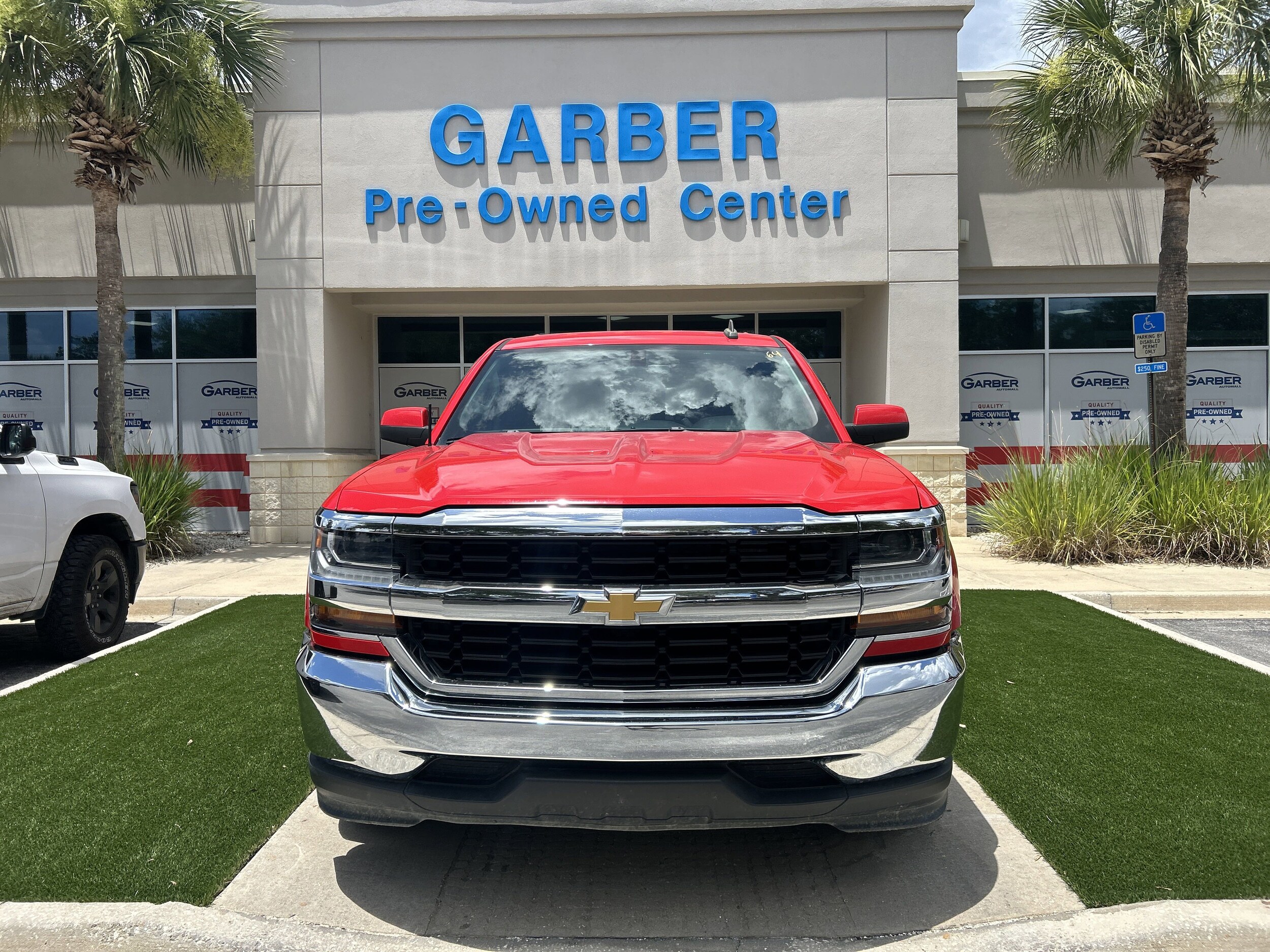Used 2019 Chevrolet Silverado 1500 LD LT with VIN 2GCRCPEC1K1149664 for sale in Green Cove Springs, FL