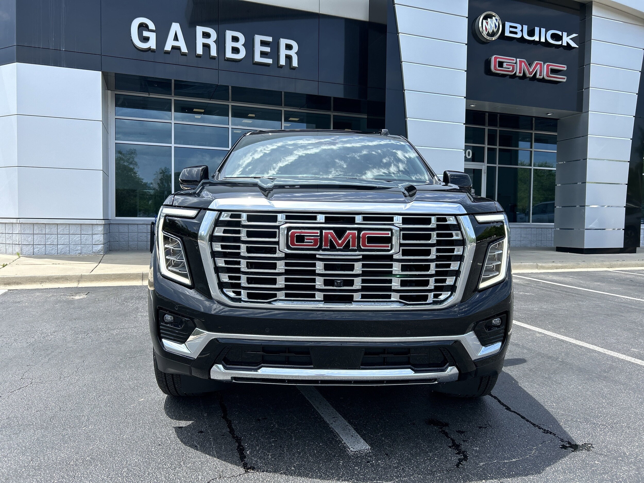 2025 Gmc Yukon XL Denali photo 2