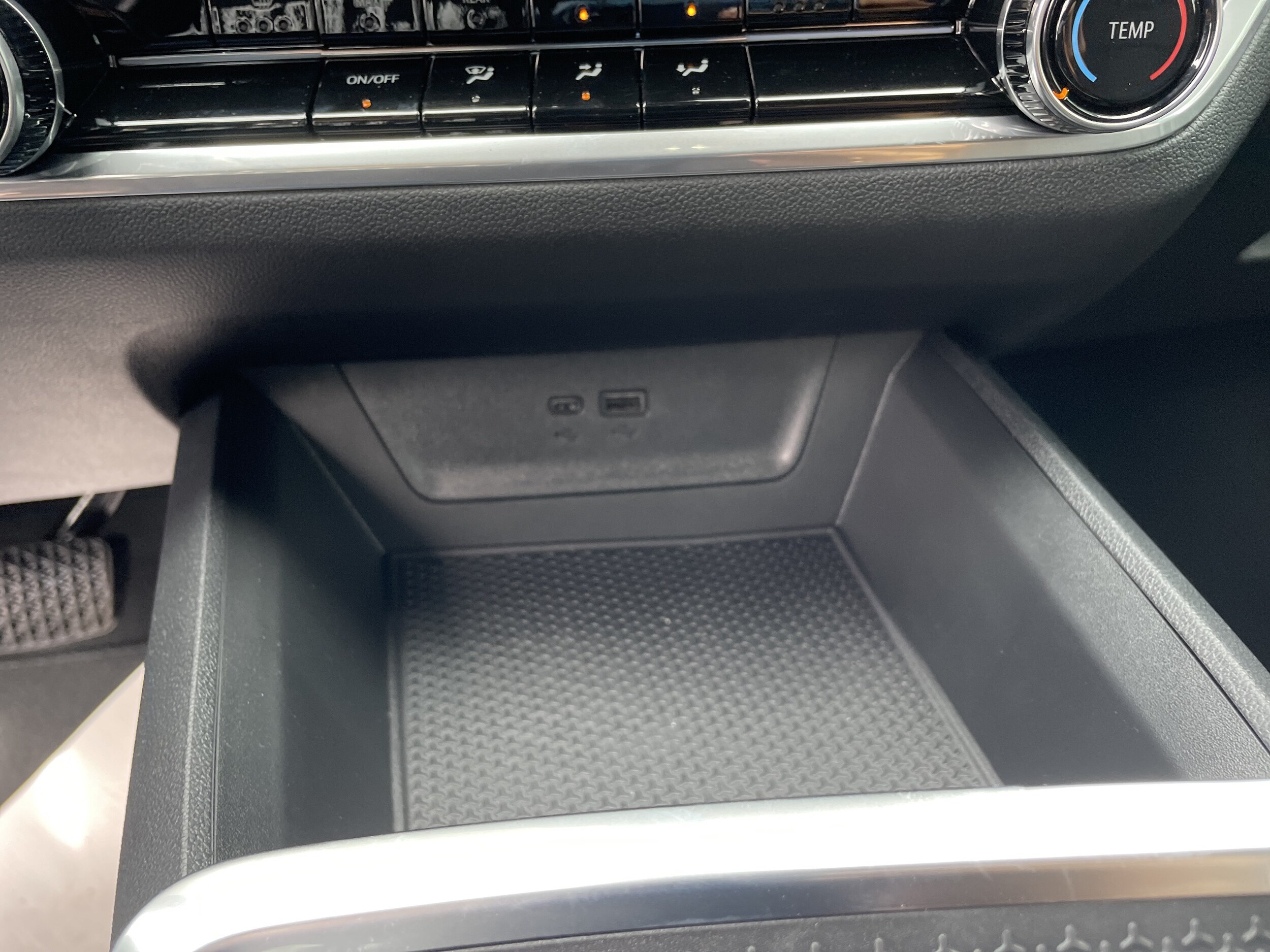 2027 Chevrolet Equinox LT - Photo 29