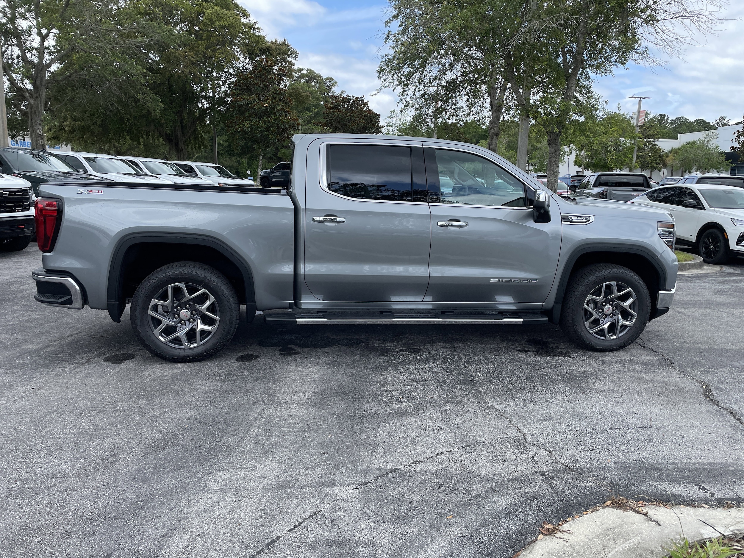 2026 GMC Sierra 1500 SLT - Photo 9