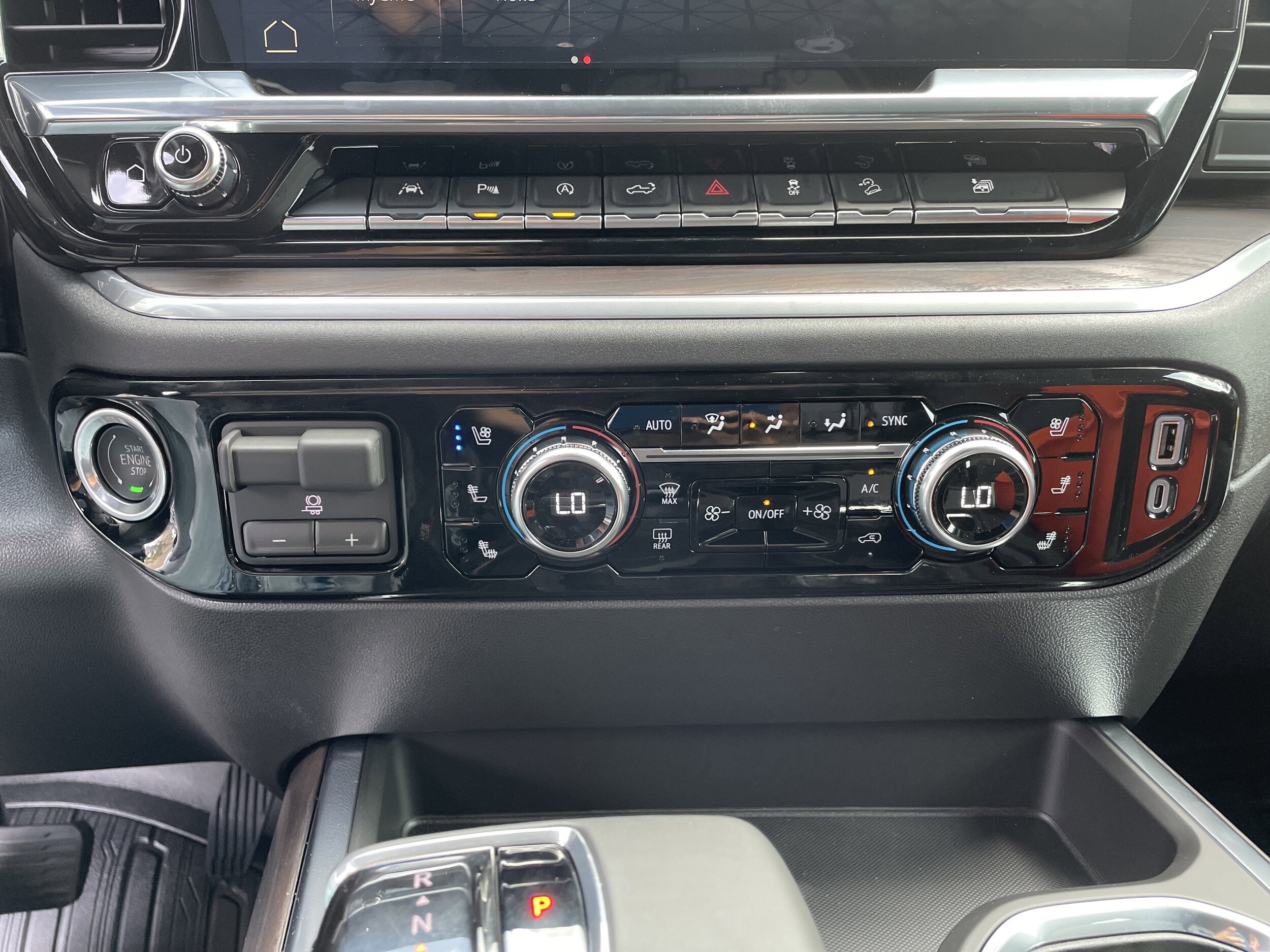 2026 GMC Sierra 1500 SLT - Photo 30