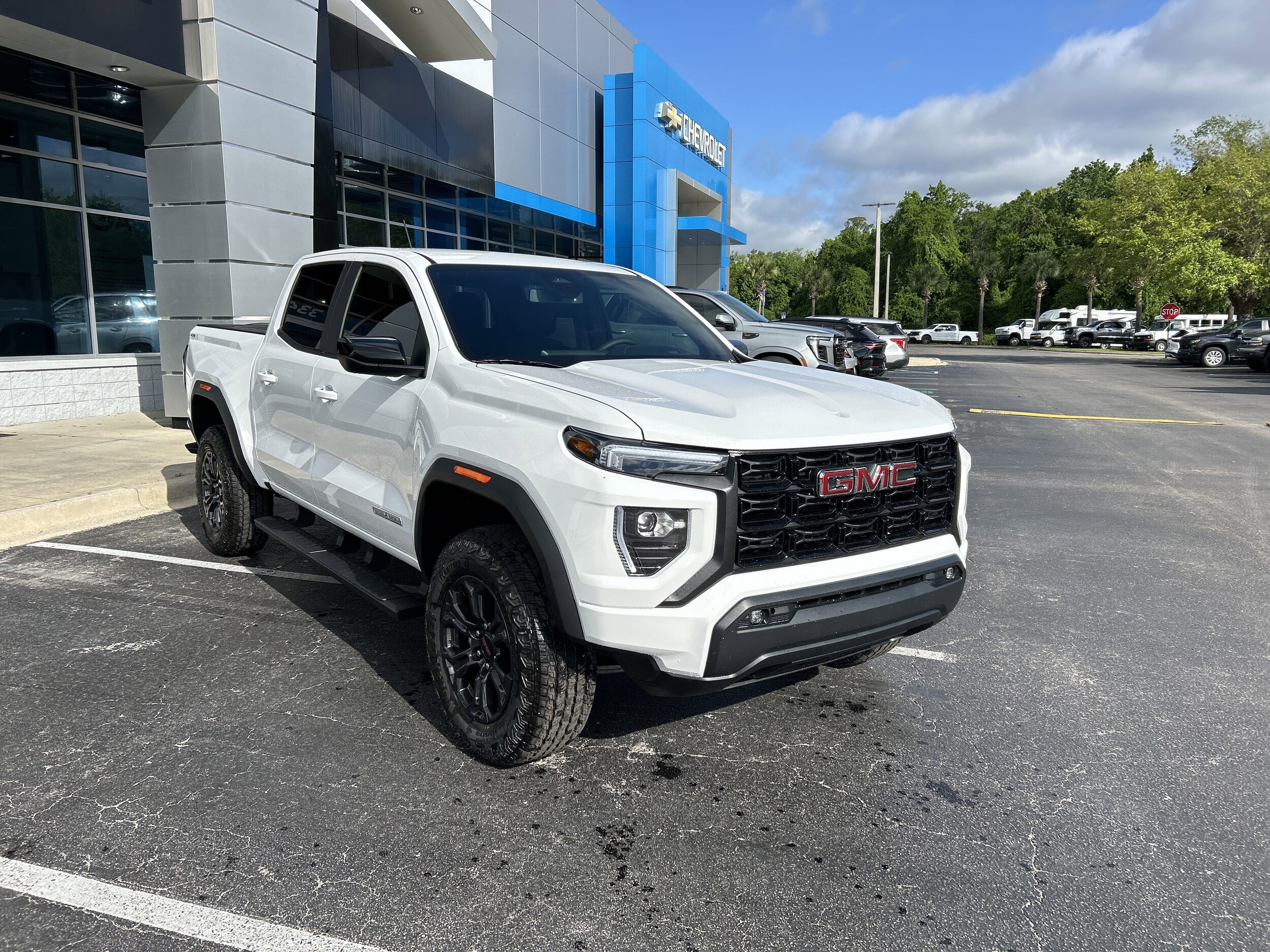 2025 Gmc Canyon Elevation photo 2