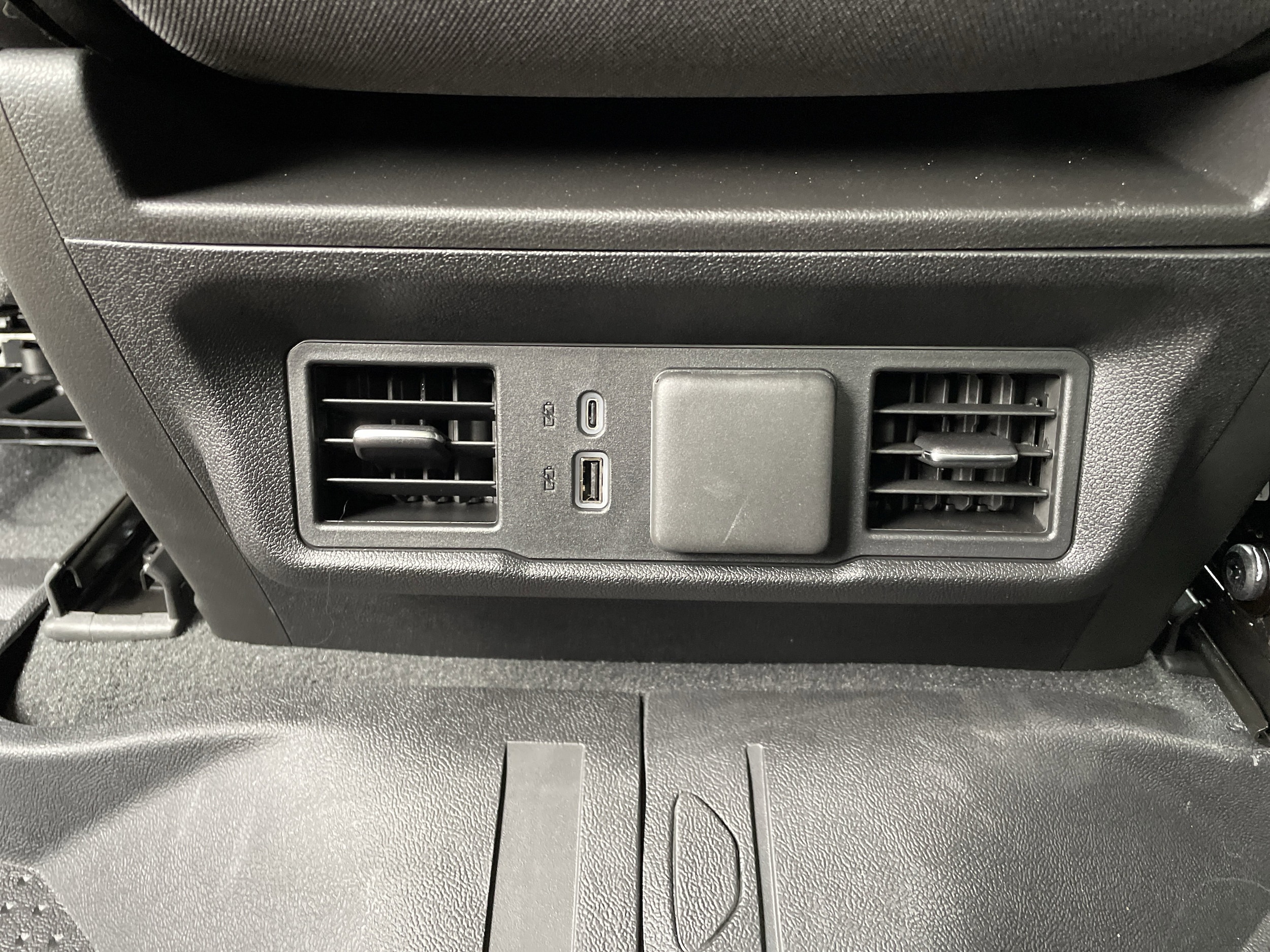 2025 Chevrolet Silverado 1500 LT - Photo 32