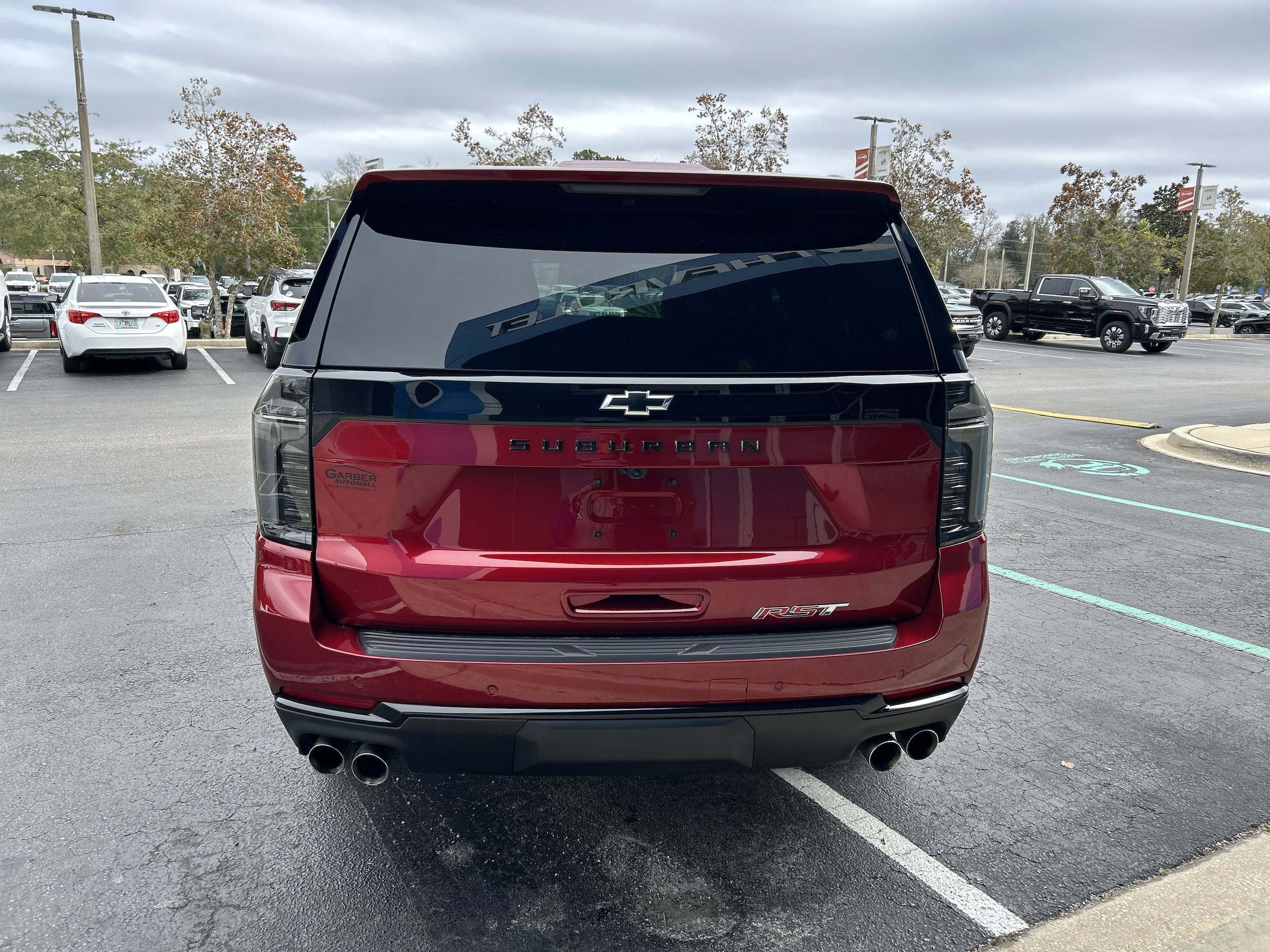 2025 Chevrolet Suburban RST - Photo 9