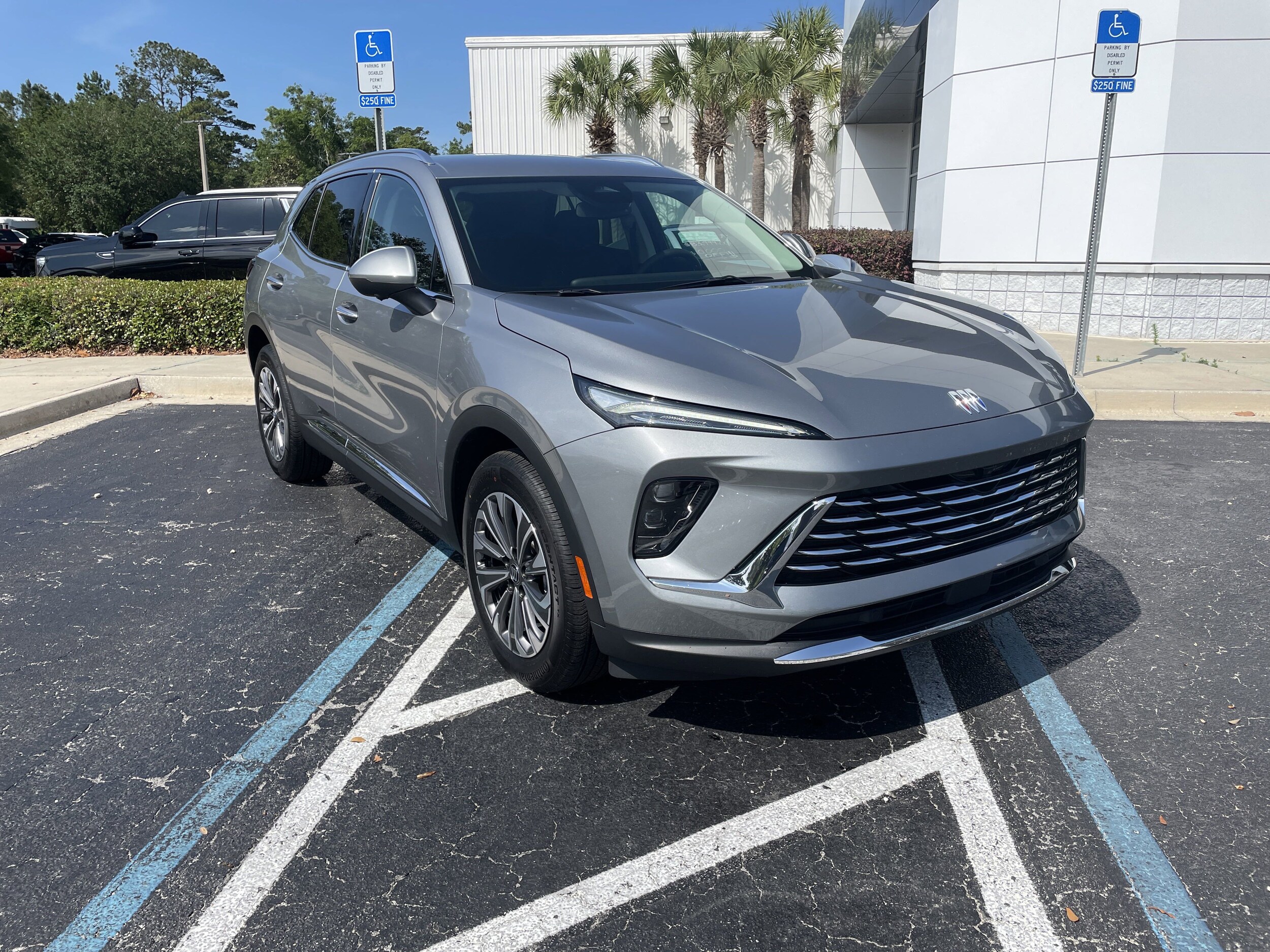 2025 Buick Envision Preferred photo 2
