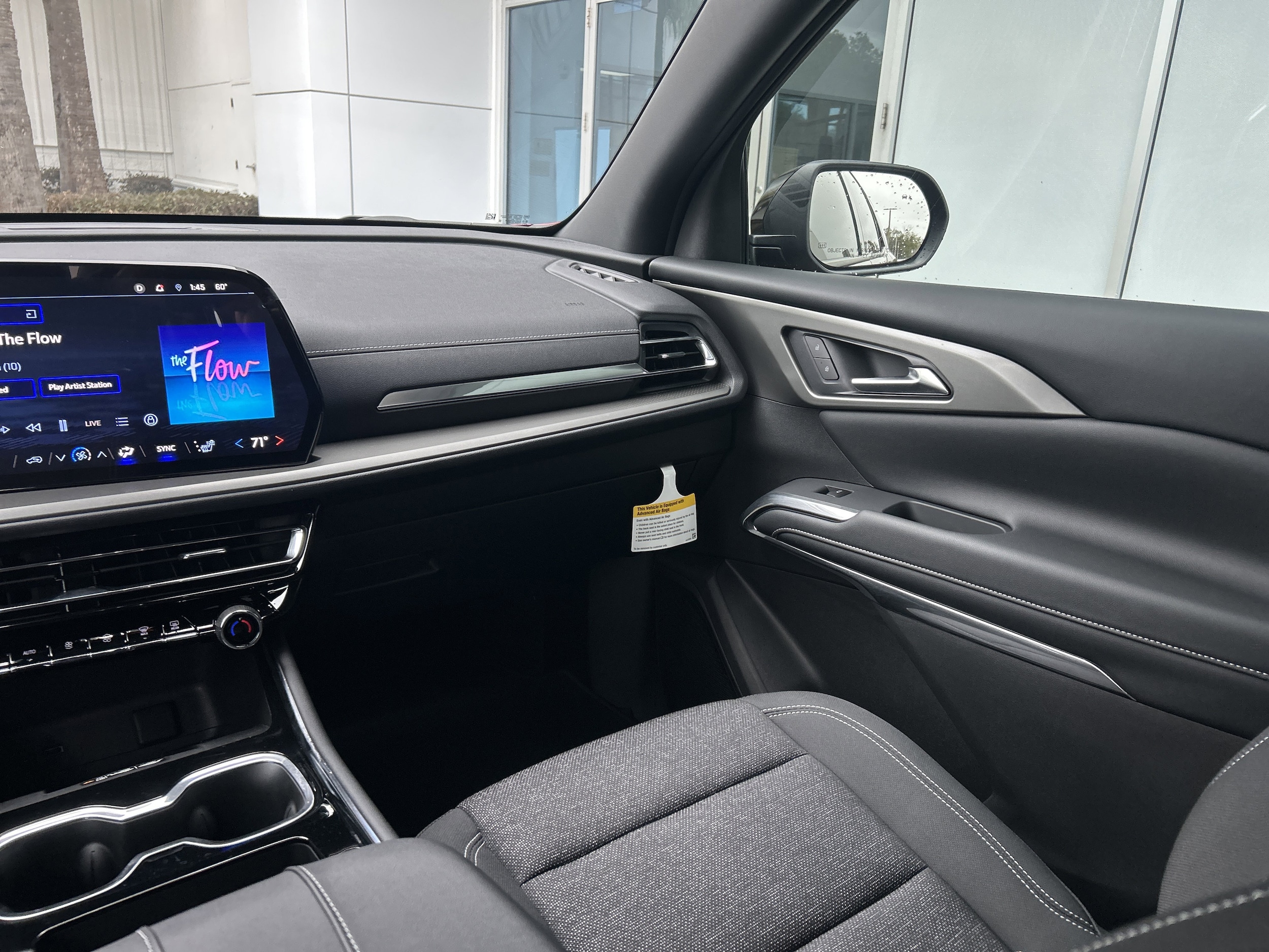 2025 Chevrolet Traverse LT - Photo 36