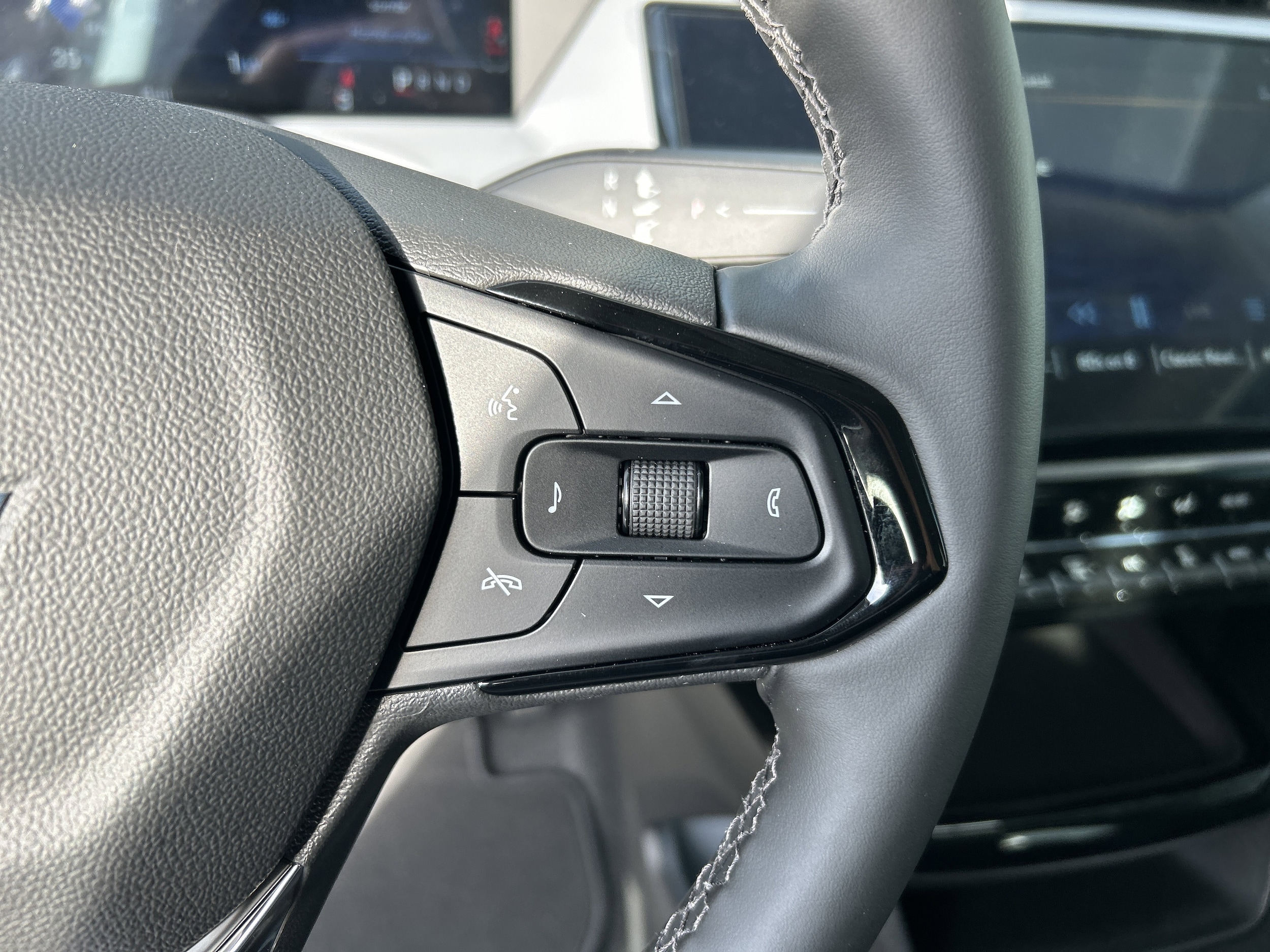 2027 Chevrolet Bolt RS - Photo 17