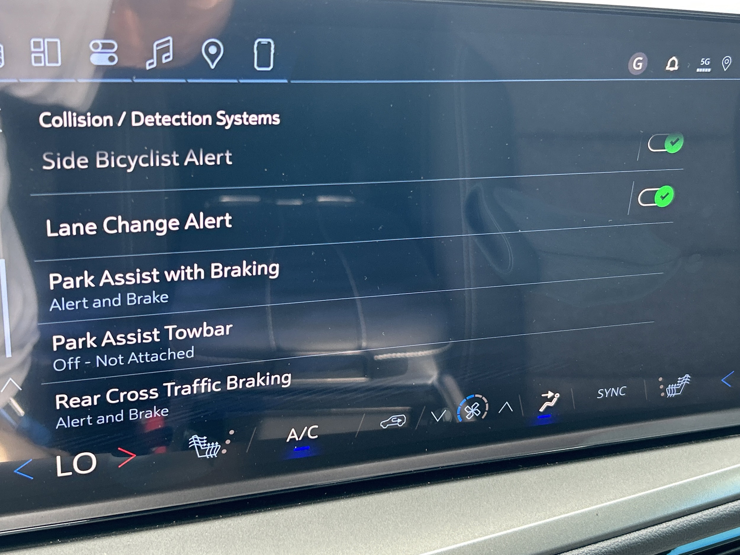 2026 Chevrolet Traverse LT - Photo 37