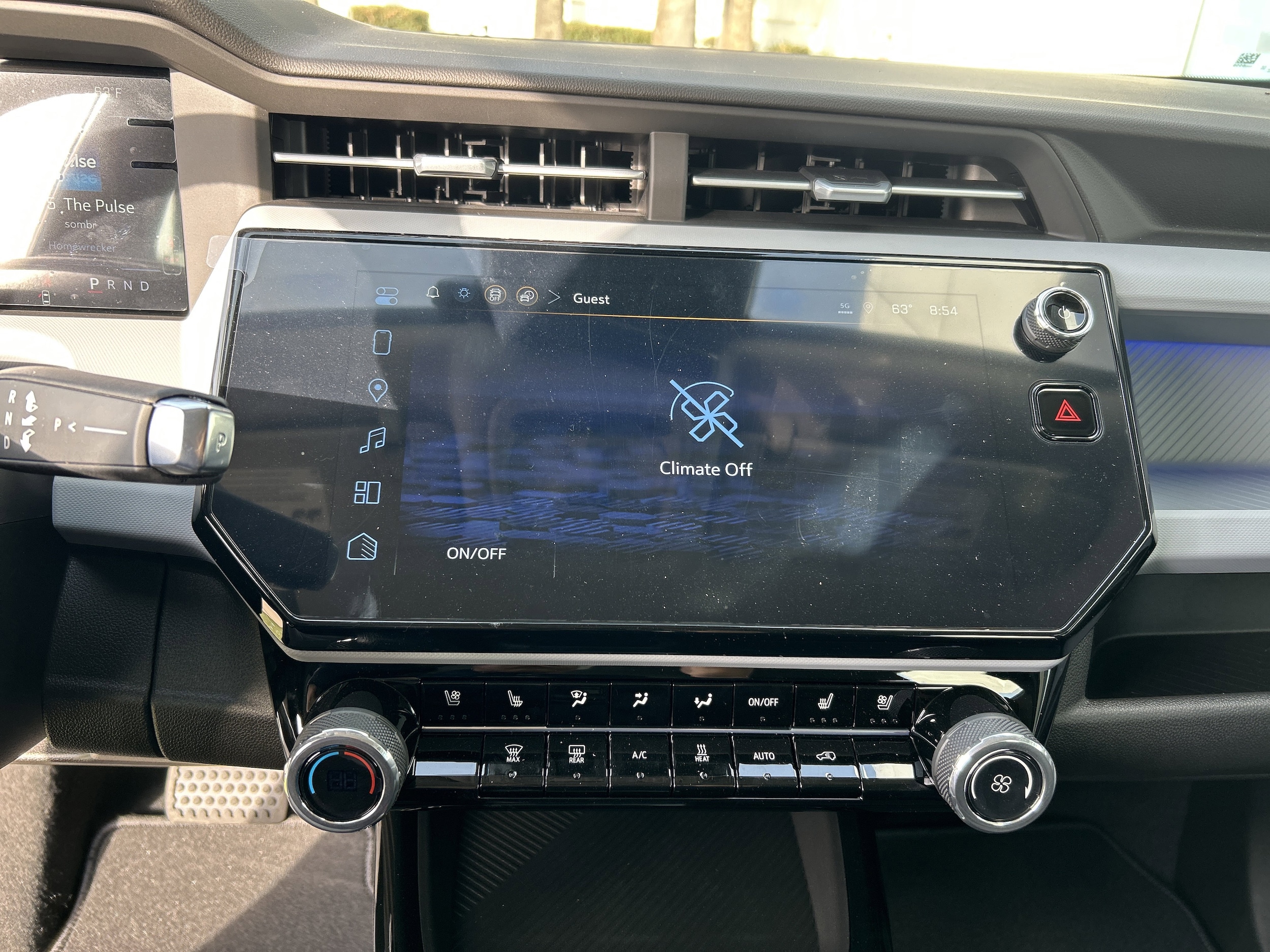 2027 Chevrolet Bolt RS - Photo 24