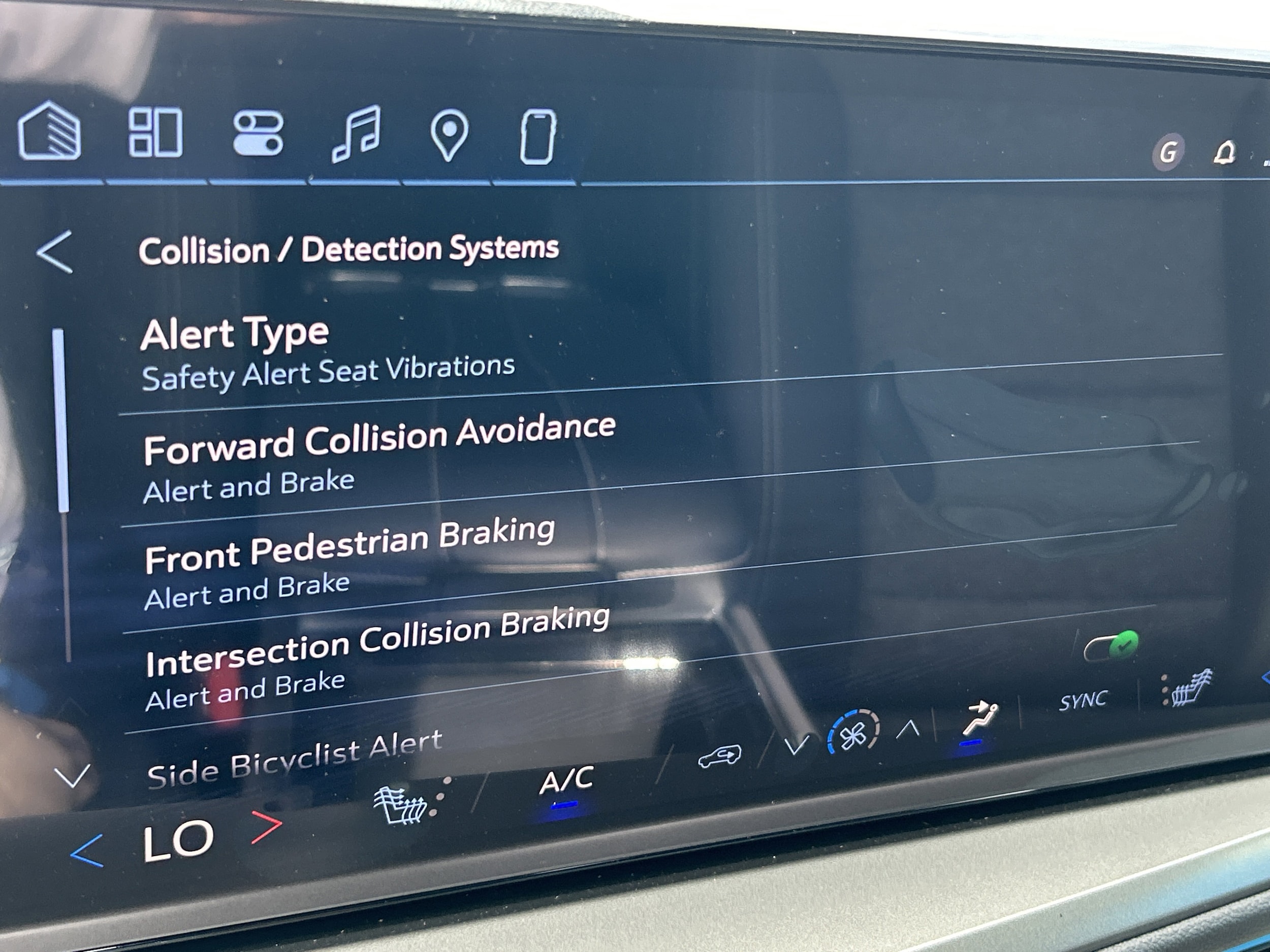 2026 Chevrolet Traverse LT - Photo 36
