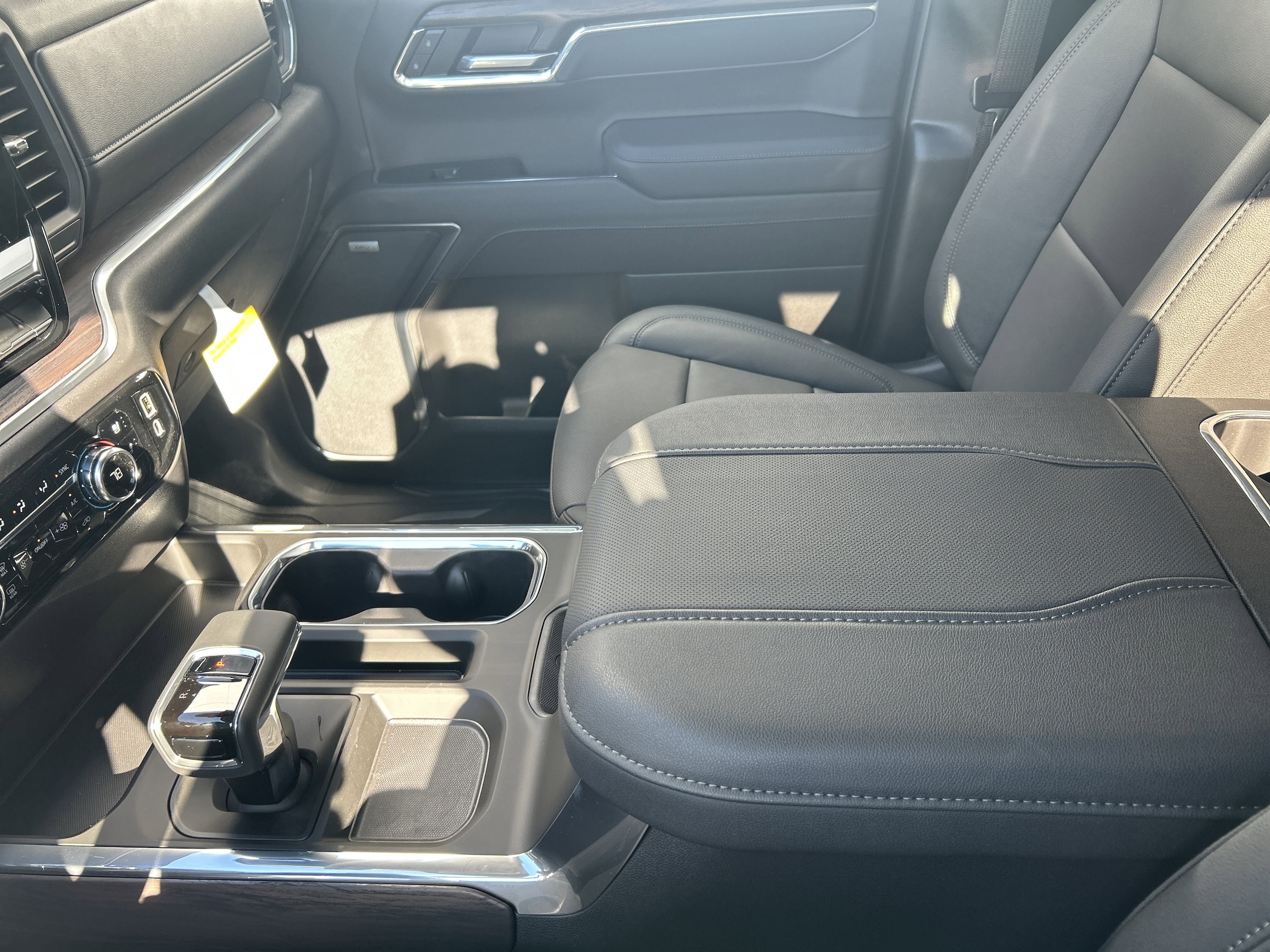 2026 GMC Sierra 1500 SLT - Photo 23
