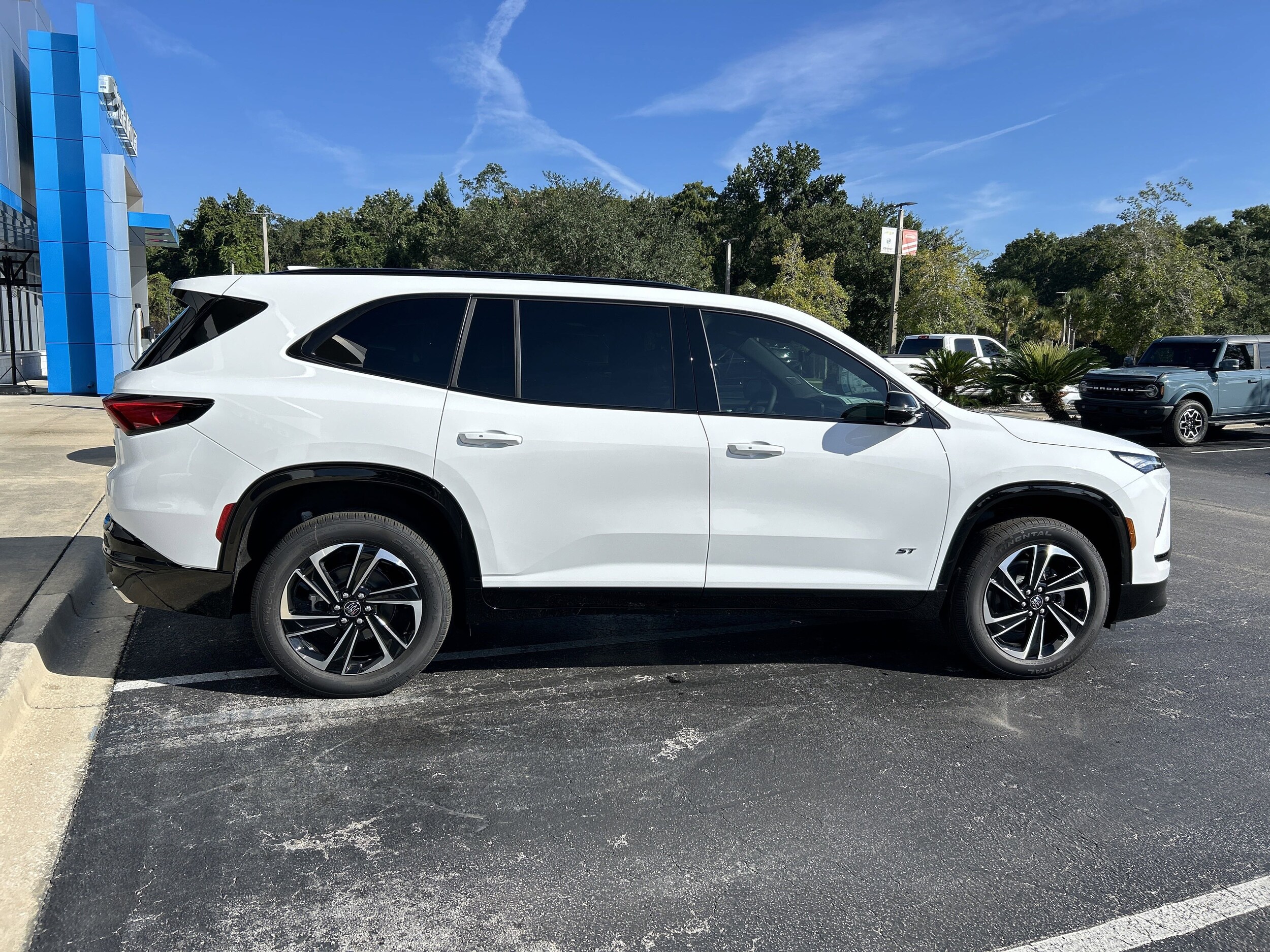 2026 Buick Enclave Sport Touring - Photo 16