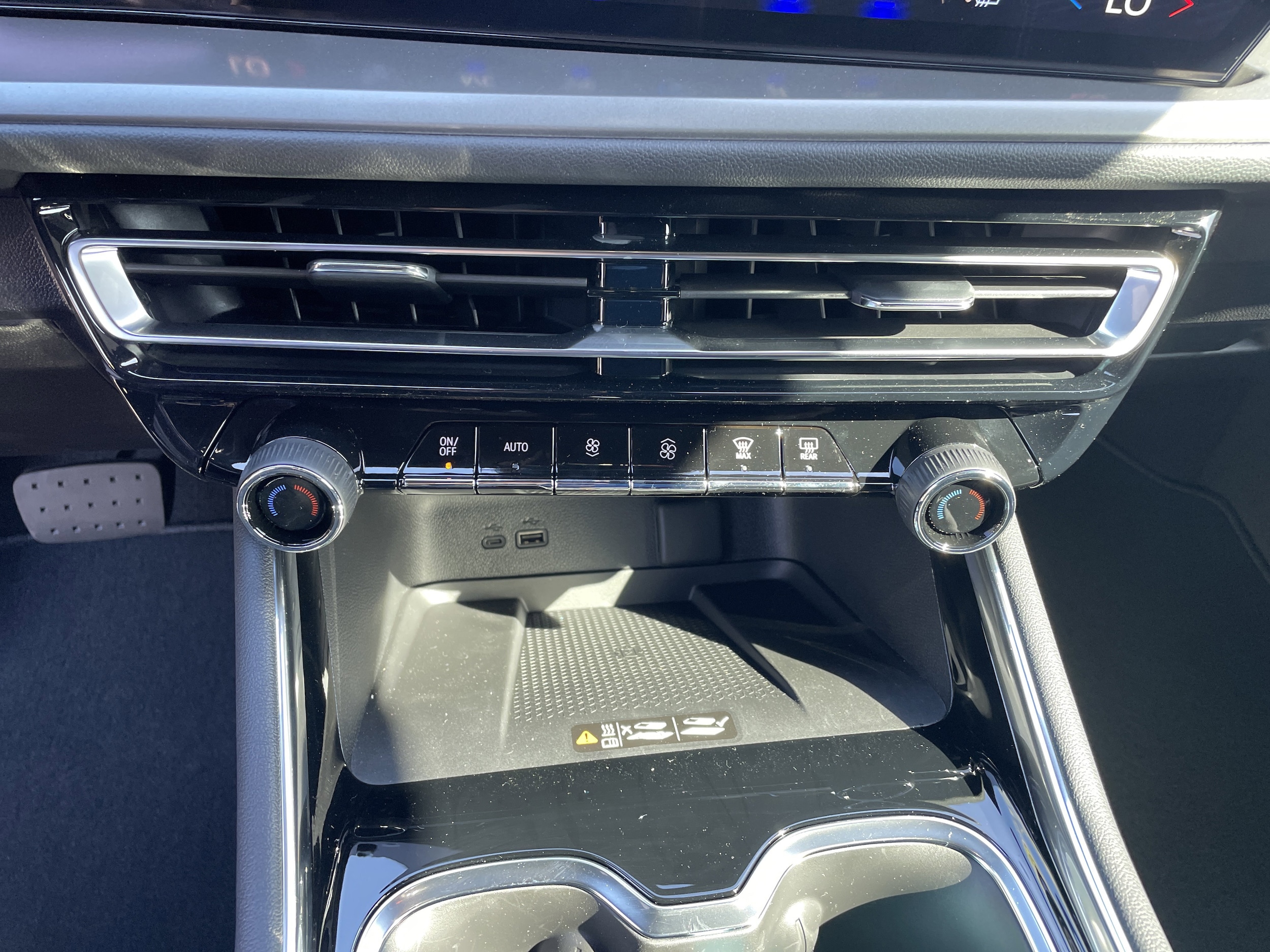 2026 Chevrolet Traverse LT - Photo 26