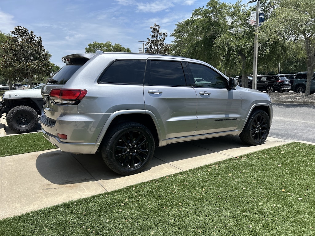 Used 2019 Jeep Grand Cherokee Altitude 4x4 SUV