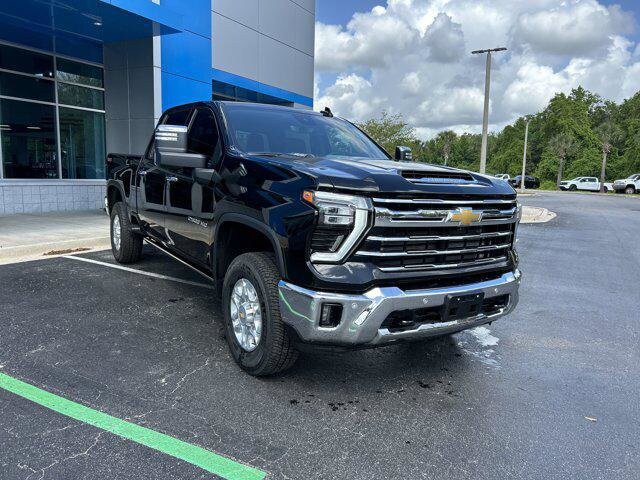 2025 Chevrolet Silverado 2500HD LTZ photo 2