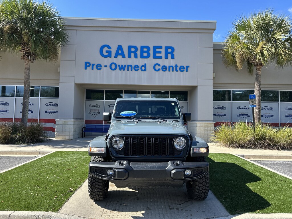Used 2025 Jeep Gladiator Nighthawk Truck