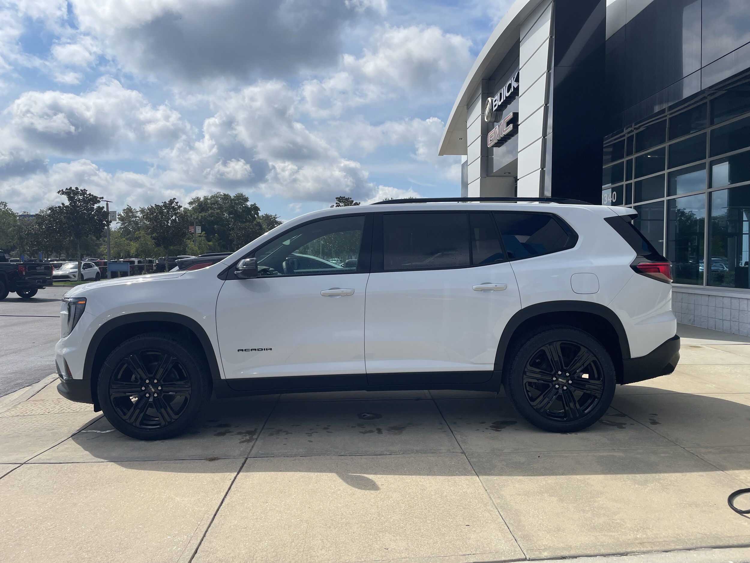 2026 Gmc Acadia Elevation photo 4
