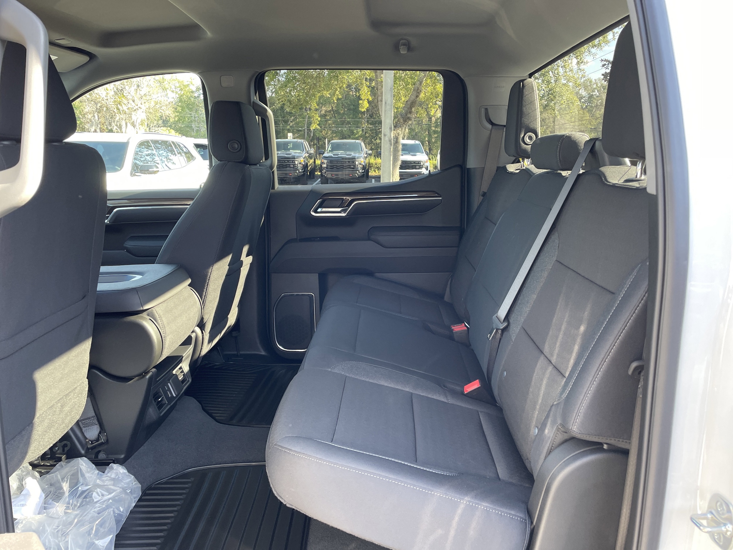 2025 Chevrolet Silverado 1500 LT - Photo 31