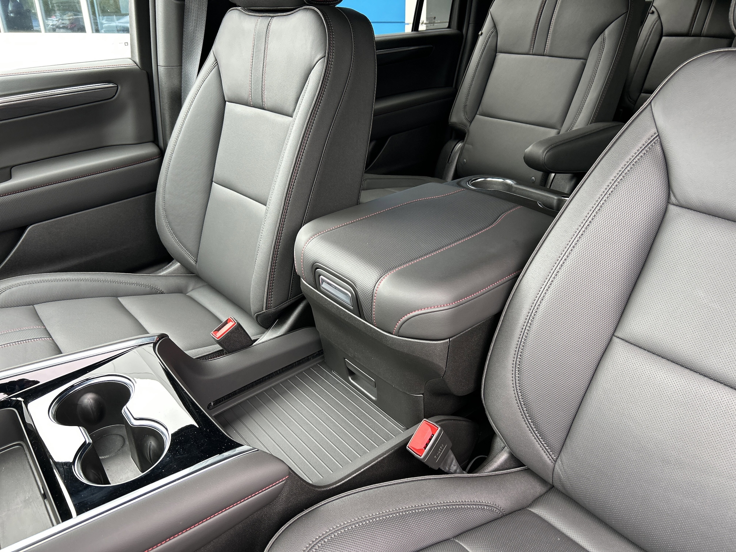 2025 Chevrolet Suburban RST - Photo 57