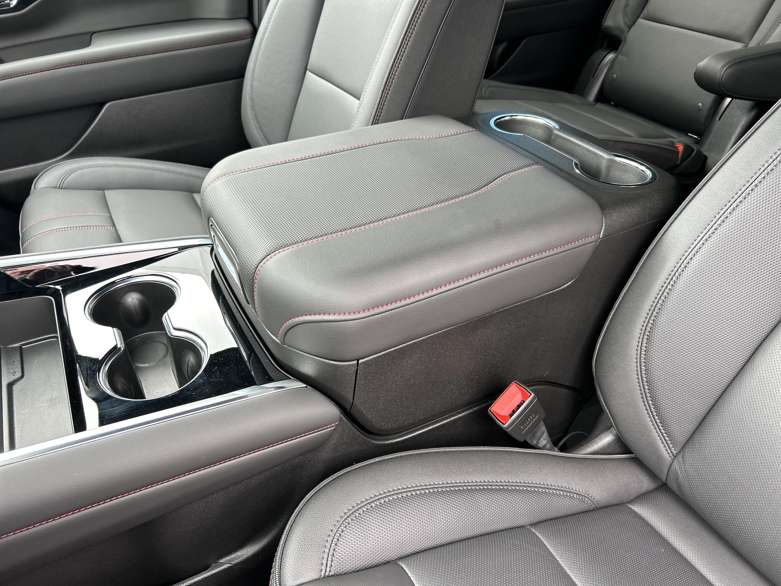 2025 Chevrolet Suburban RST - Photo 56