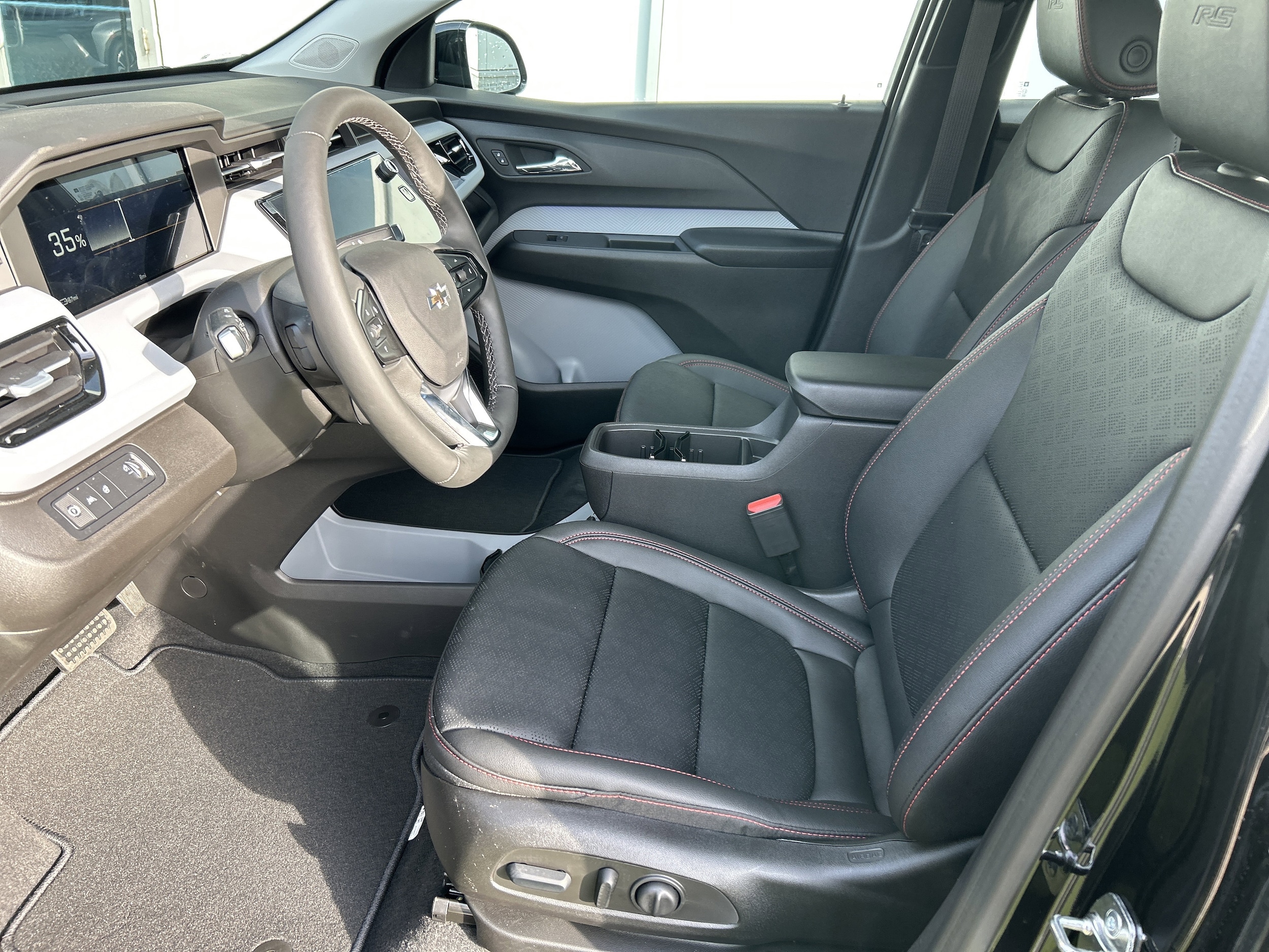 2027 Chevrolet Bolt RS - Photo 12