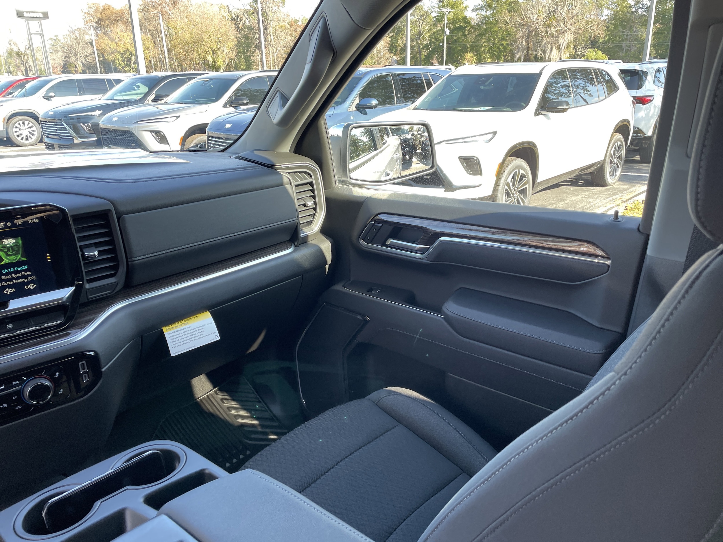 2025 Chevrolet Silverado 1500 LT - Photo 33
