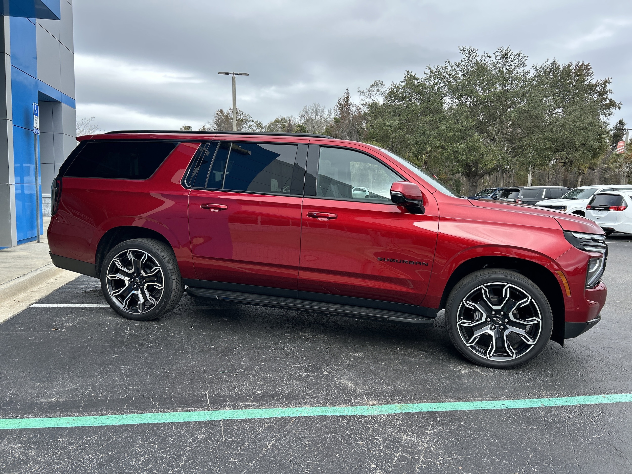 2025 Chevrolet Suburban RST - Photo 18