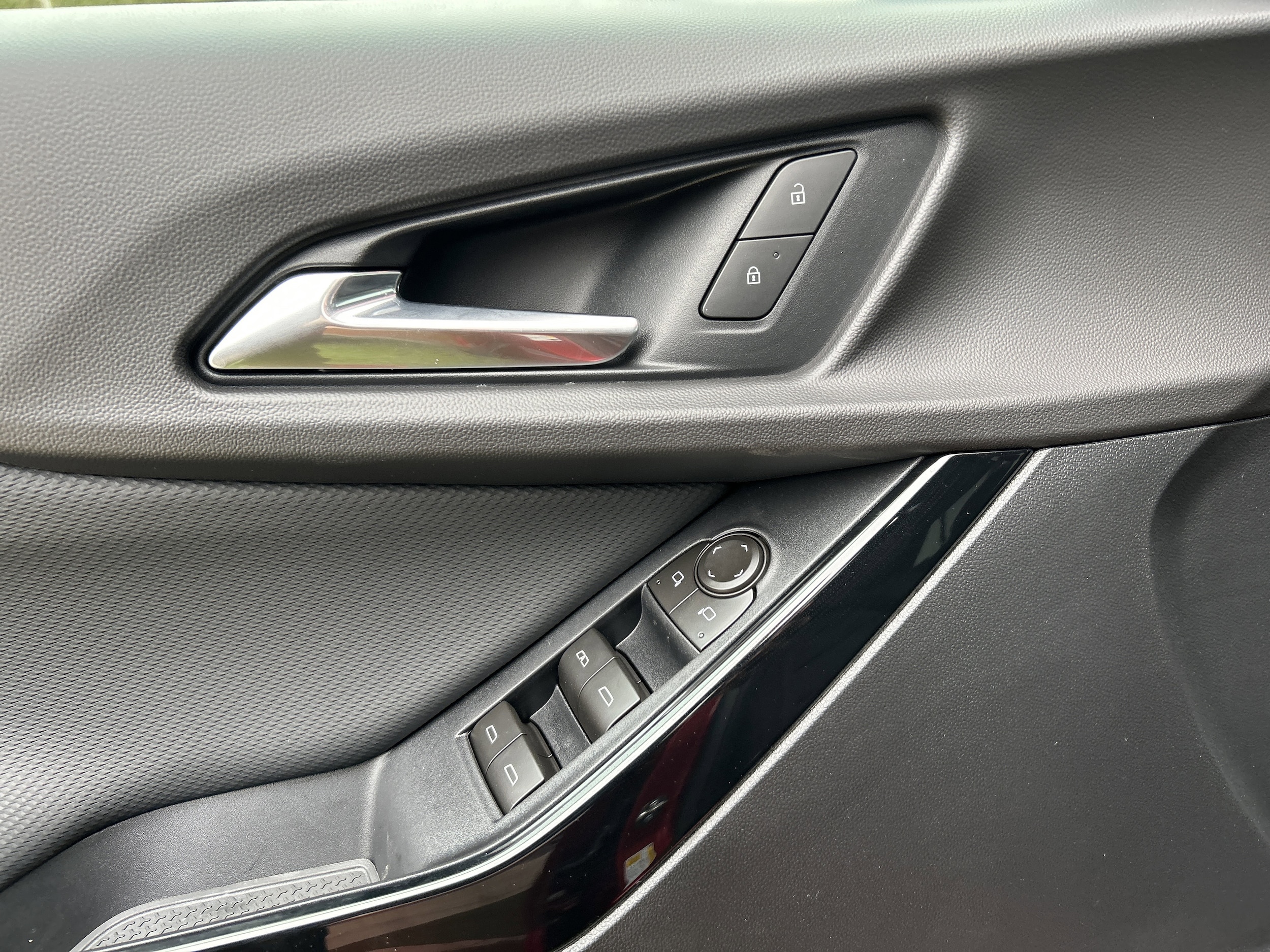 2026 Chevrolet Equinox LT - Photo 11