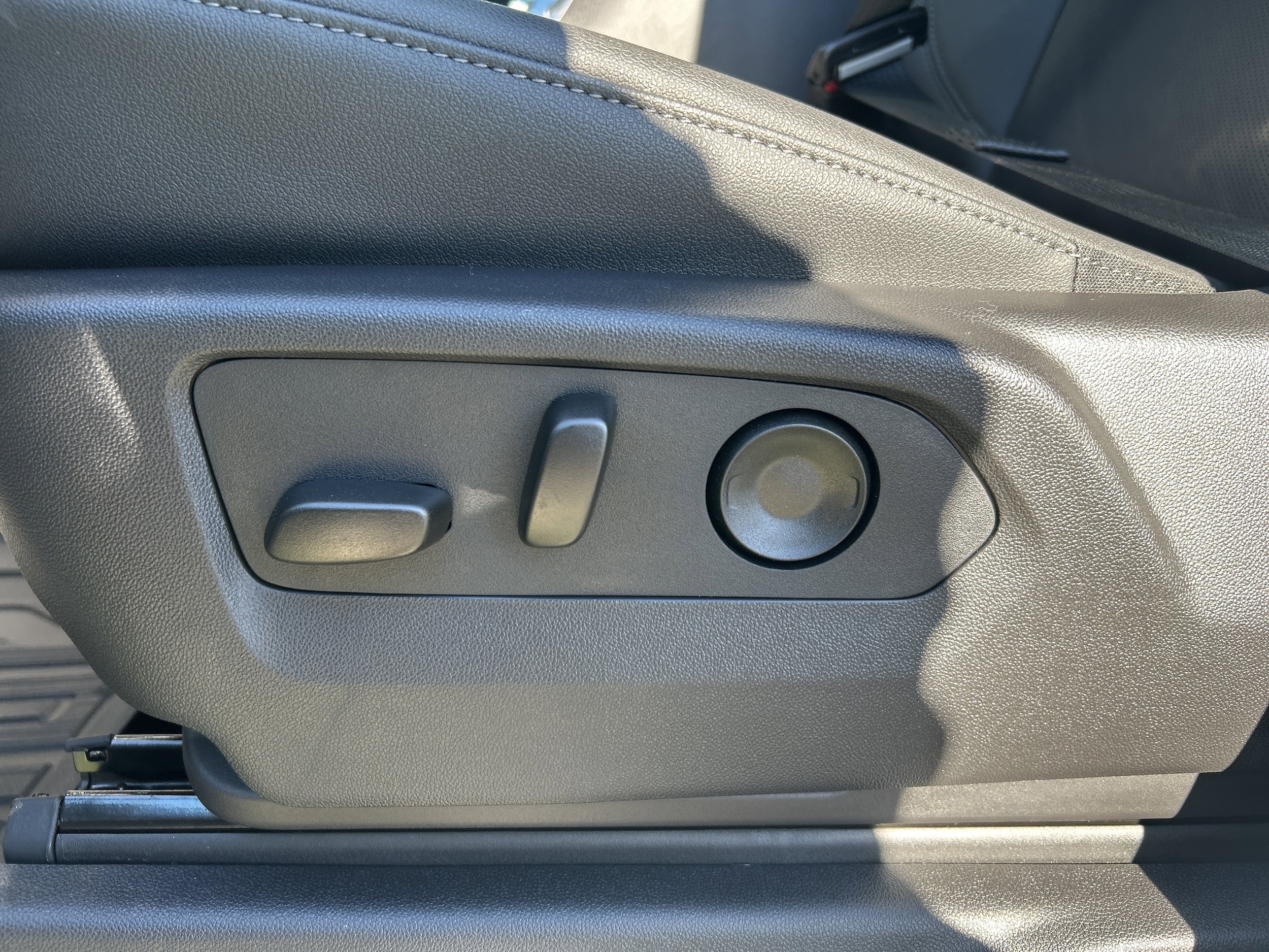 2026 GMC Sierra 1500 SLT - Photo 16