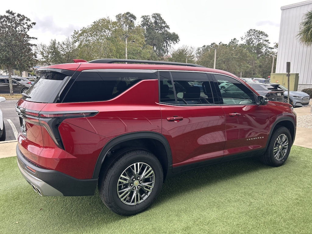 New 2025 Chevrolet Traverse LT SUV