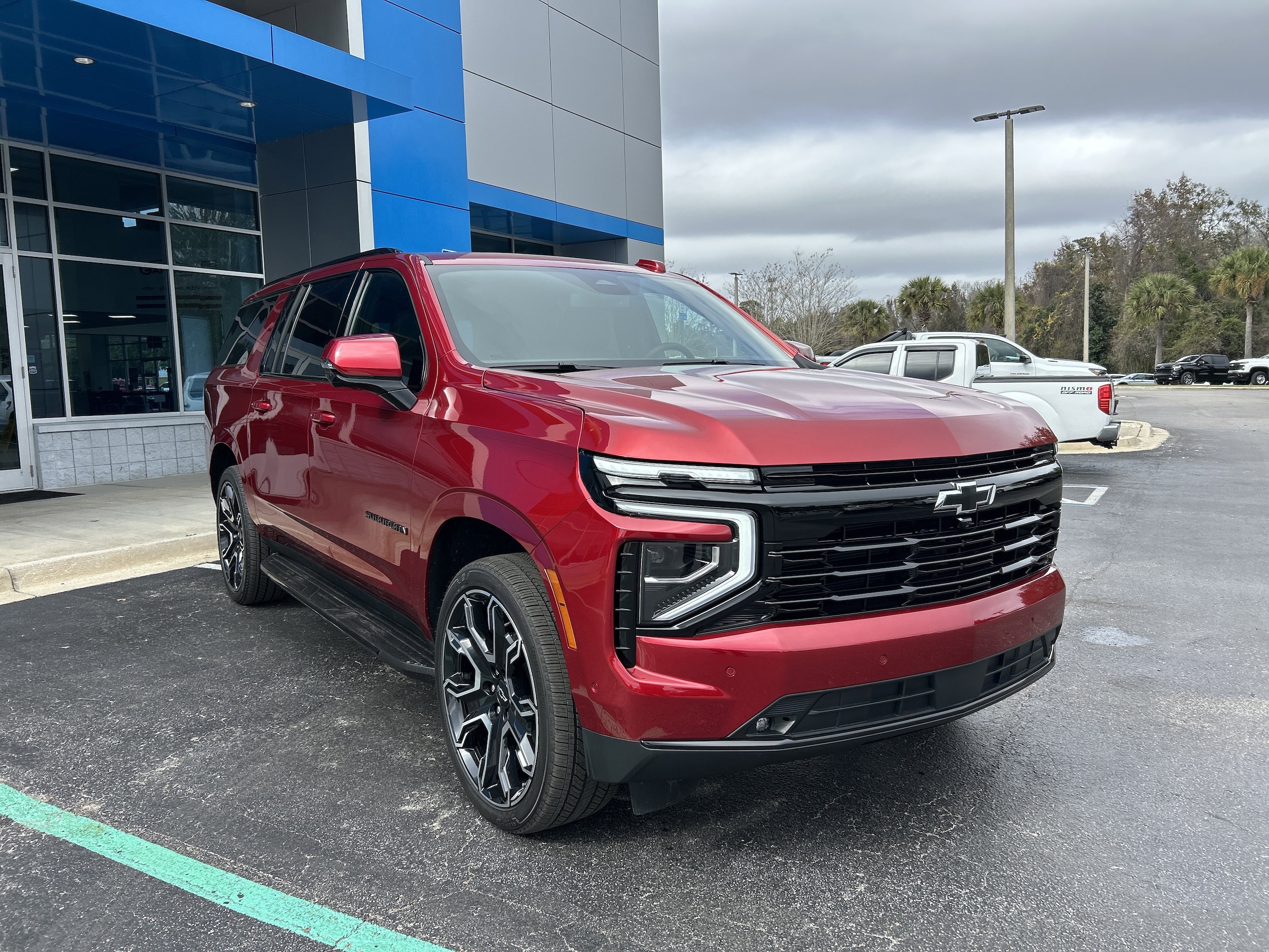 2025 Chevrolet Suburban RST - Photo 2