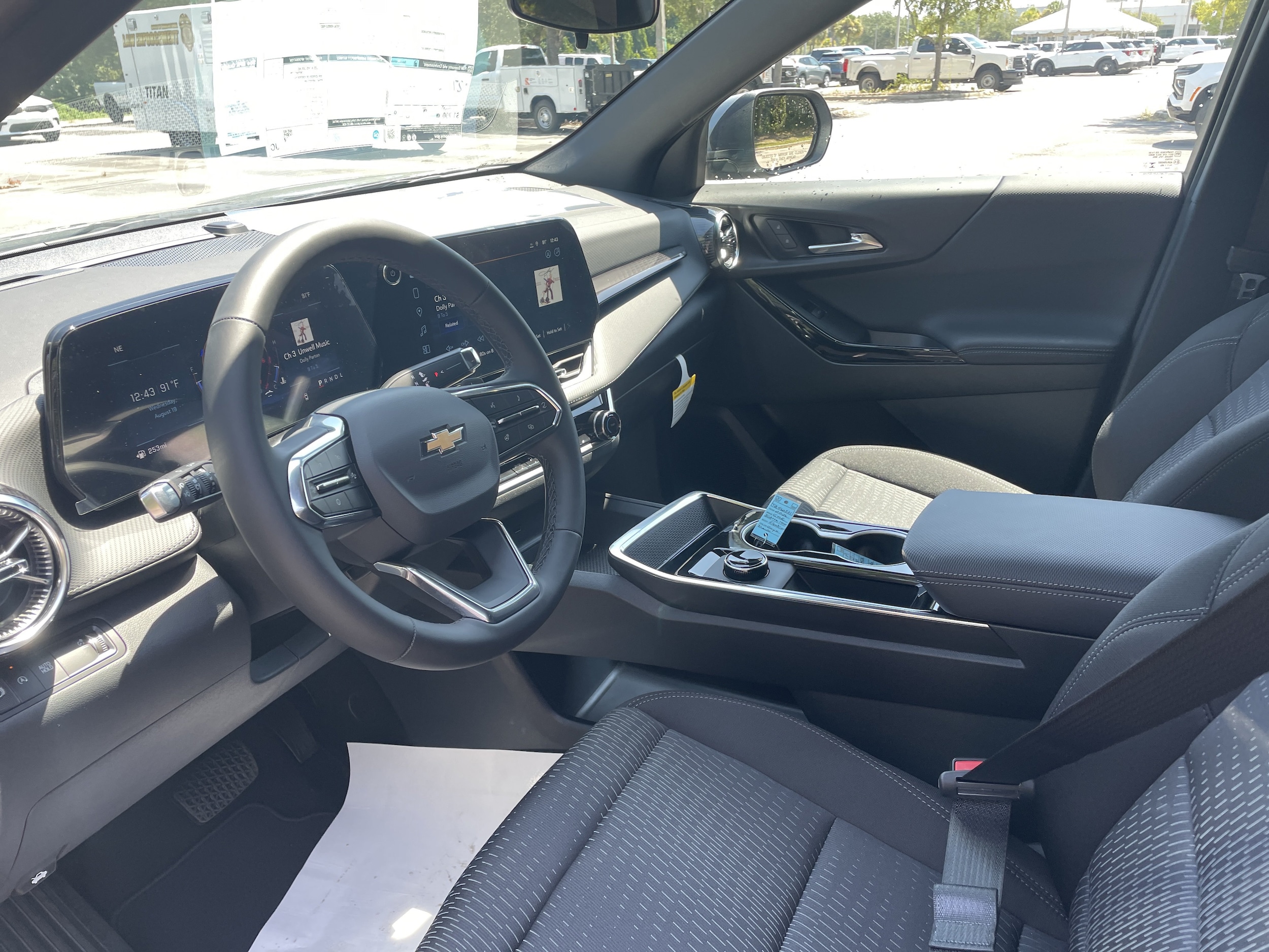 2027 Chevrolet Equinox LT - Photo 14