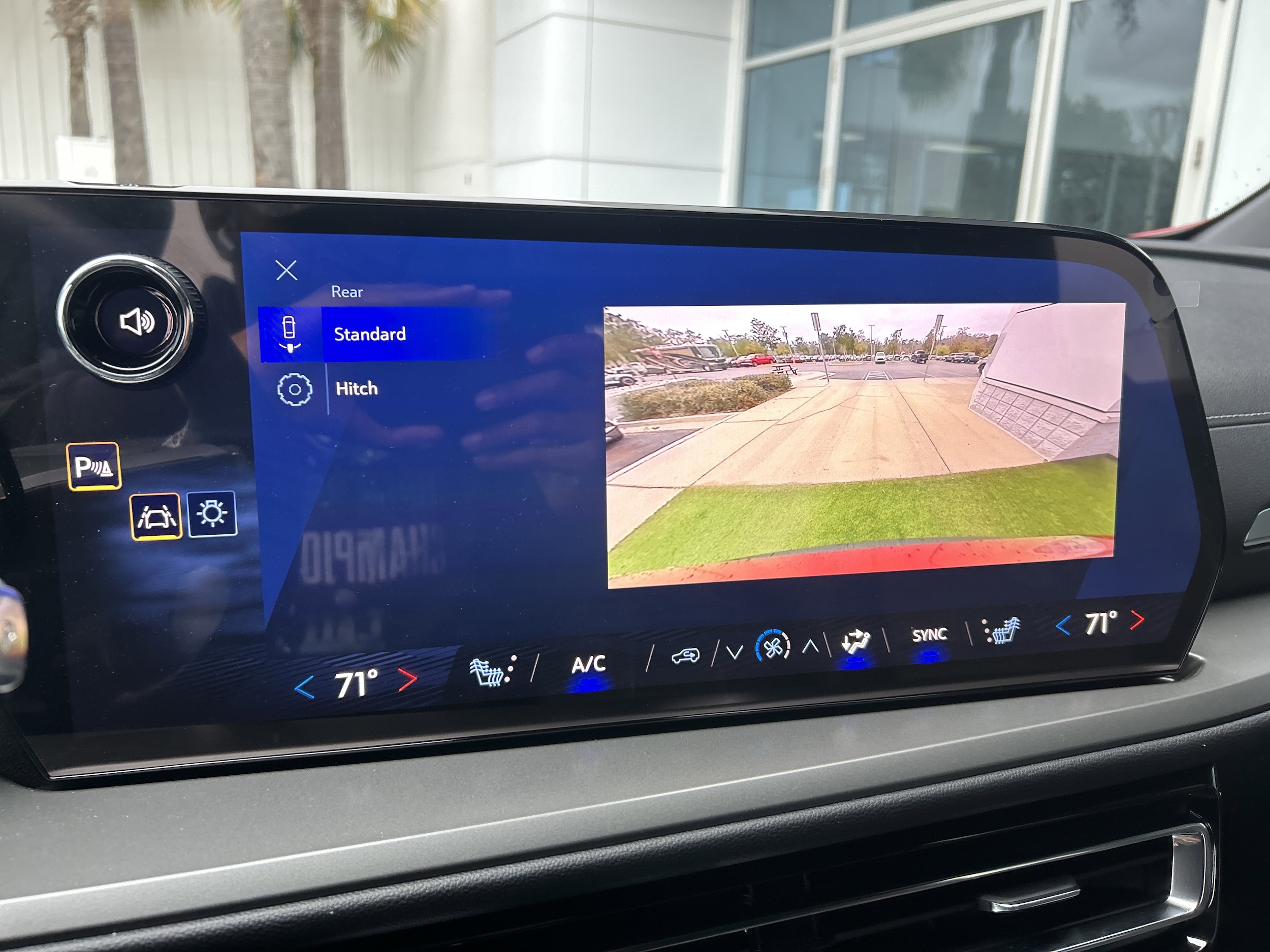 2025 Chevrolet Traverse LT - Photo 28