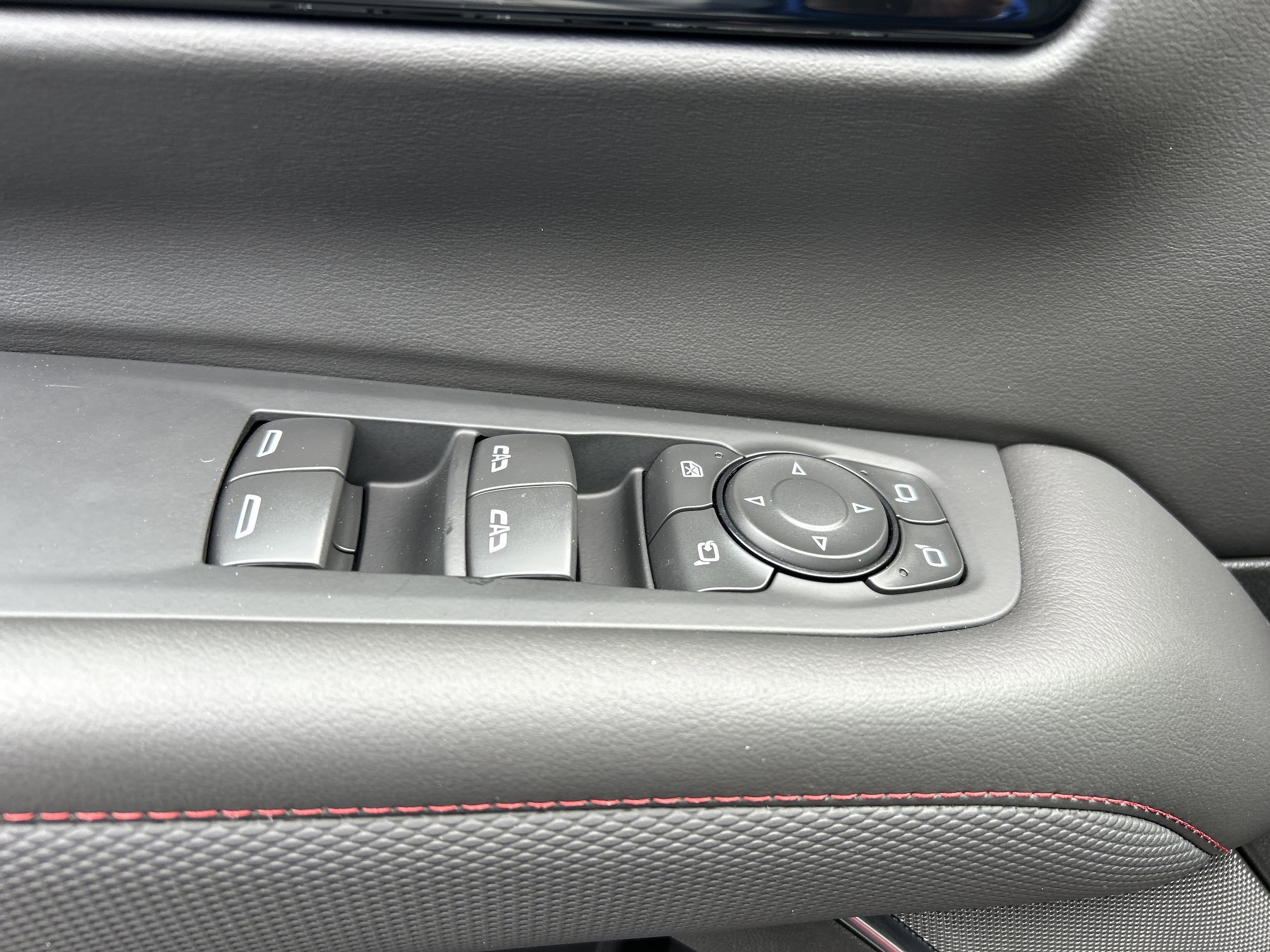 2025 Chevrolet Suburban RST - Photo 24